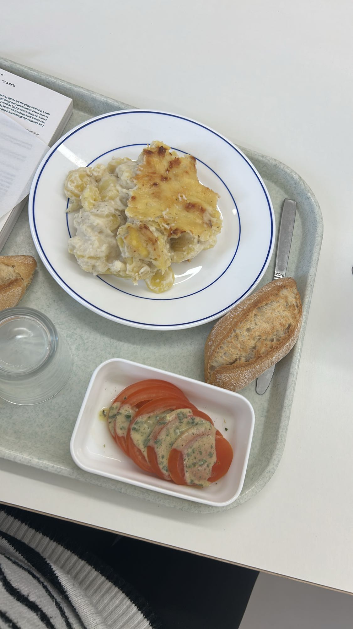 Gratin, salade, pain