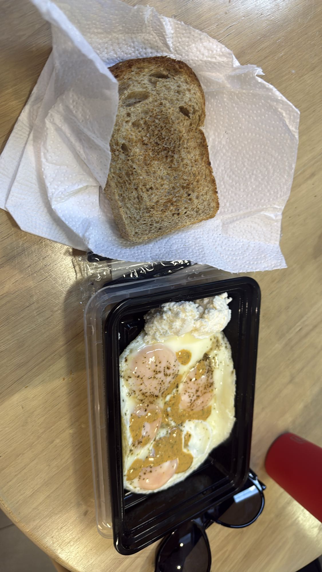 Huevos con pan integral