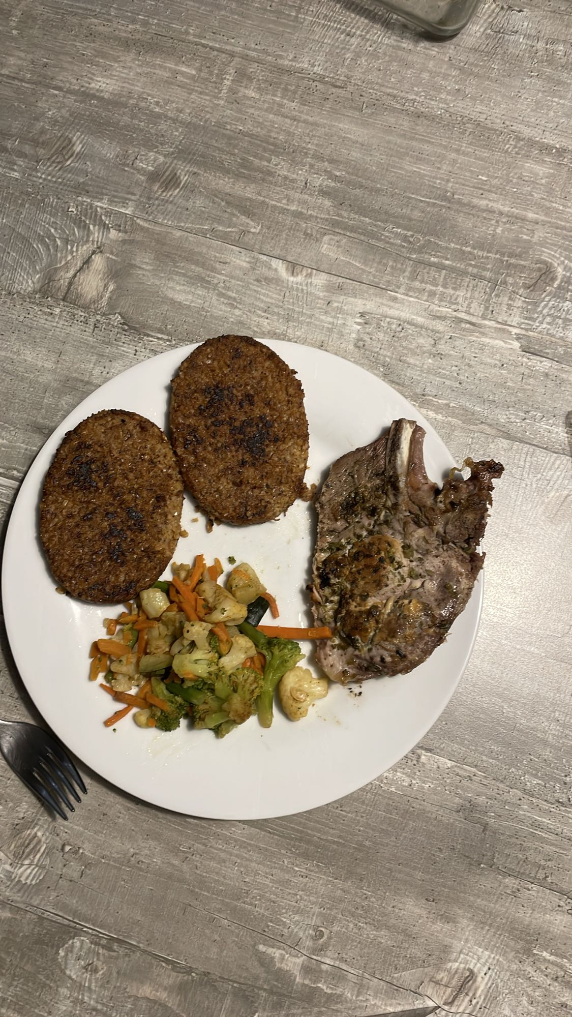 Galette, agneau, légumes