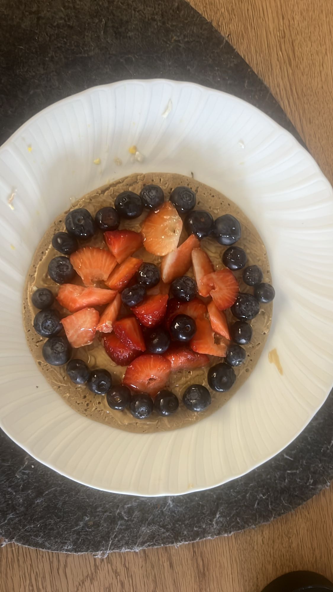 Protein pancake with berries