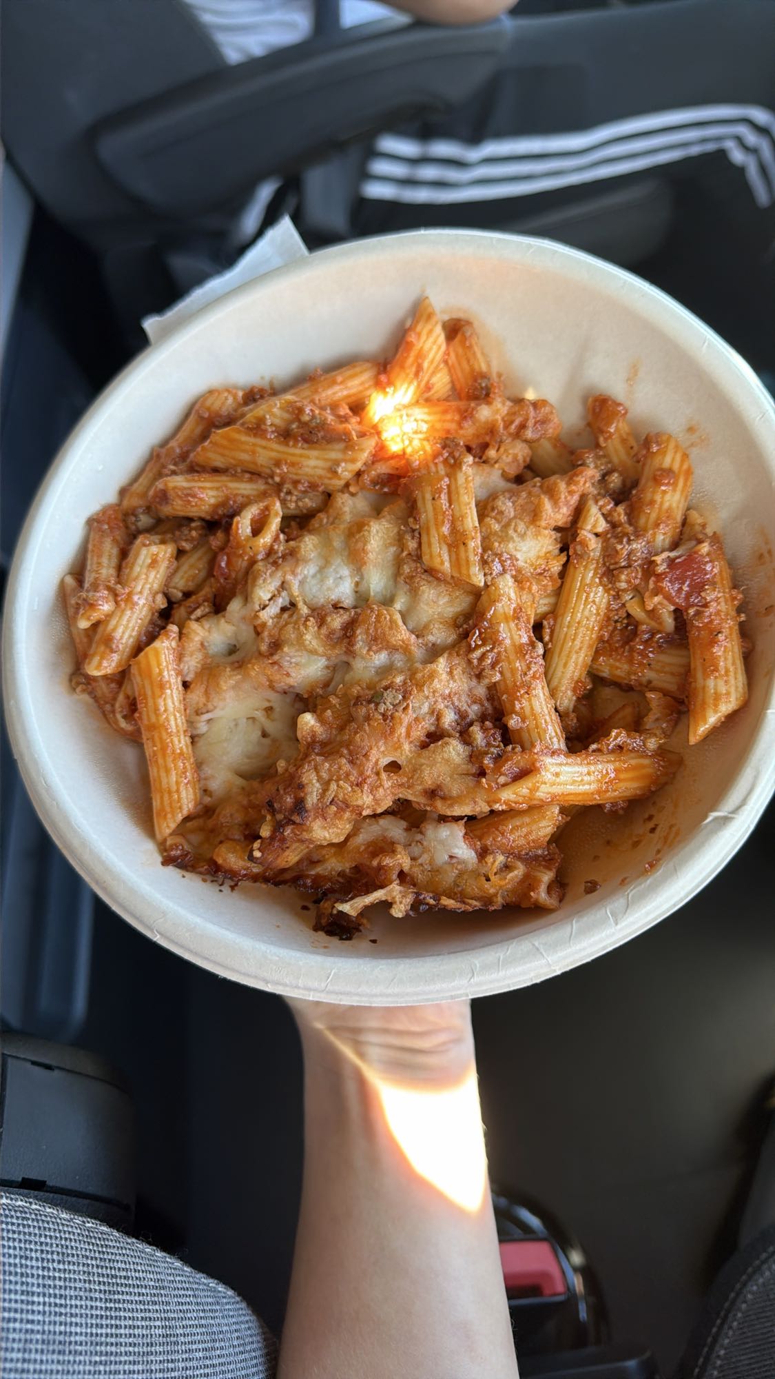 Penne la cuptor cu brânză