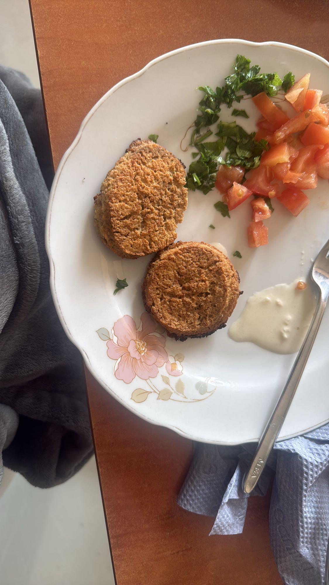 Falafel plate with salad