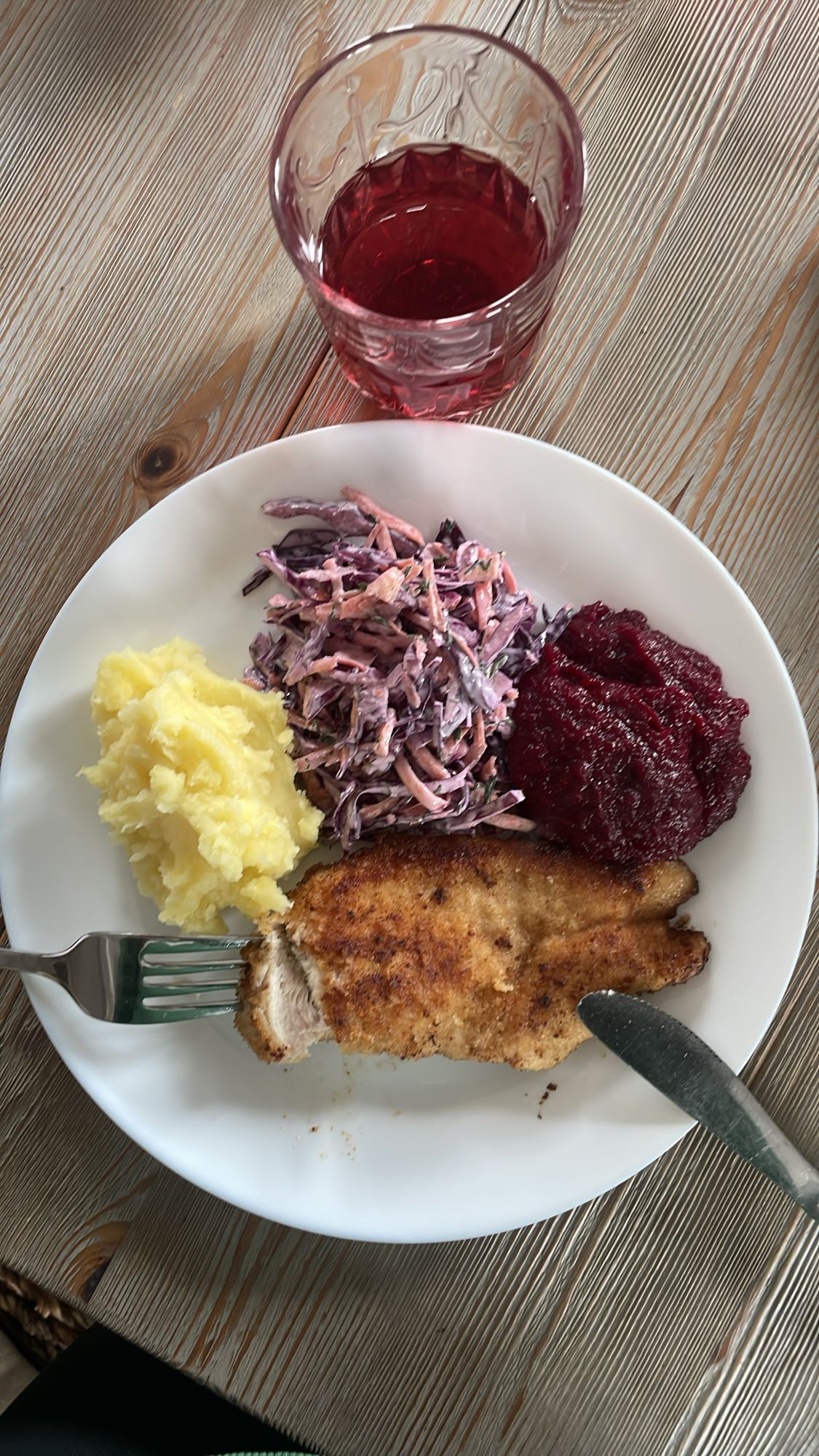 Kotlet schabowy z dodatkami