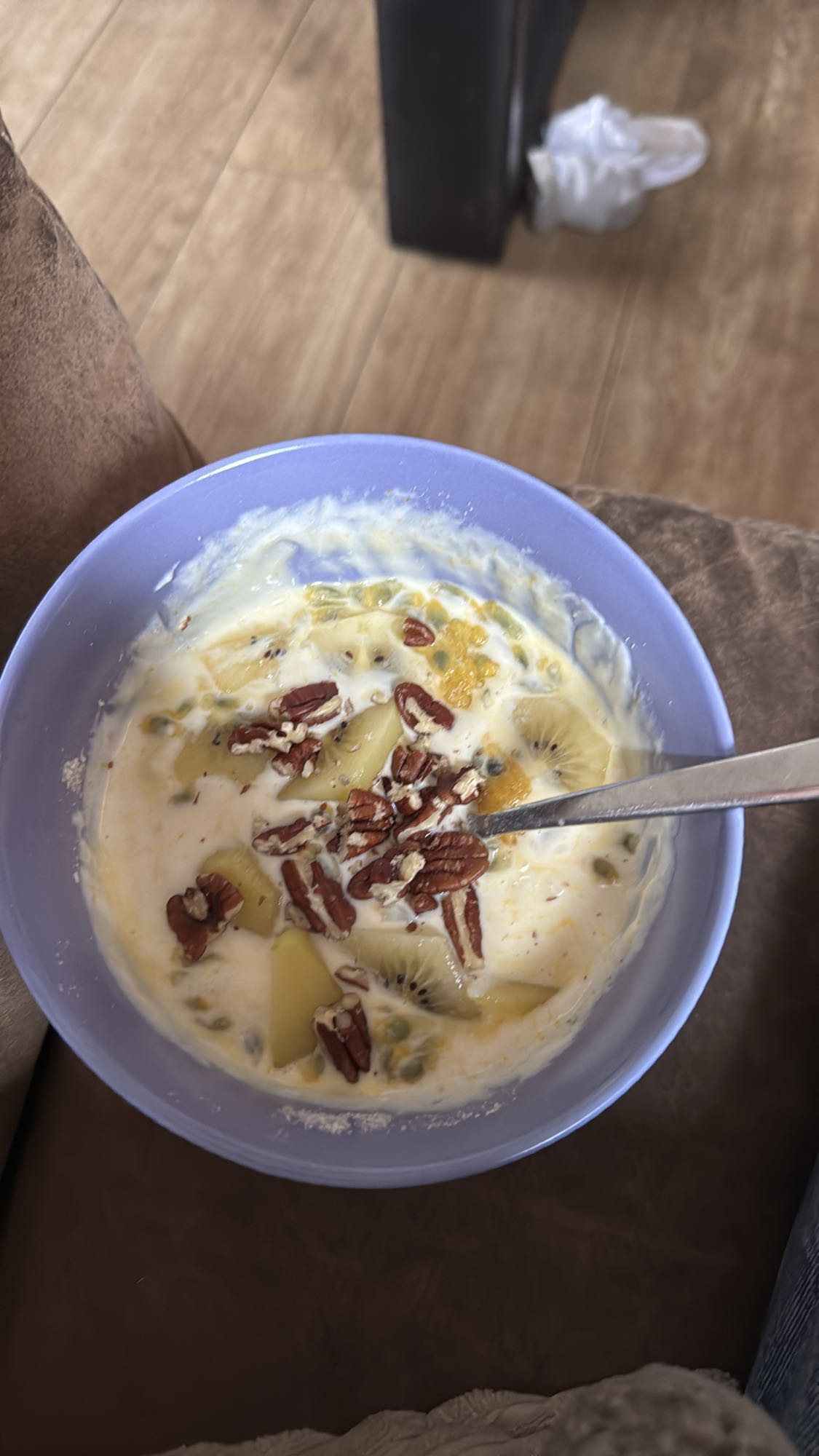 Yoghurt met fruit en pecannoten