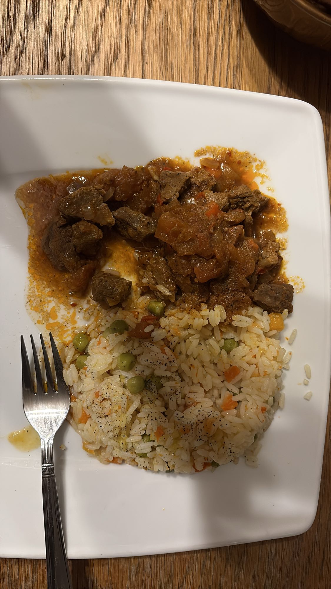 Gulasz wołowy z ryżem