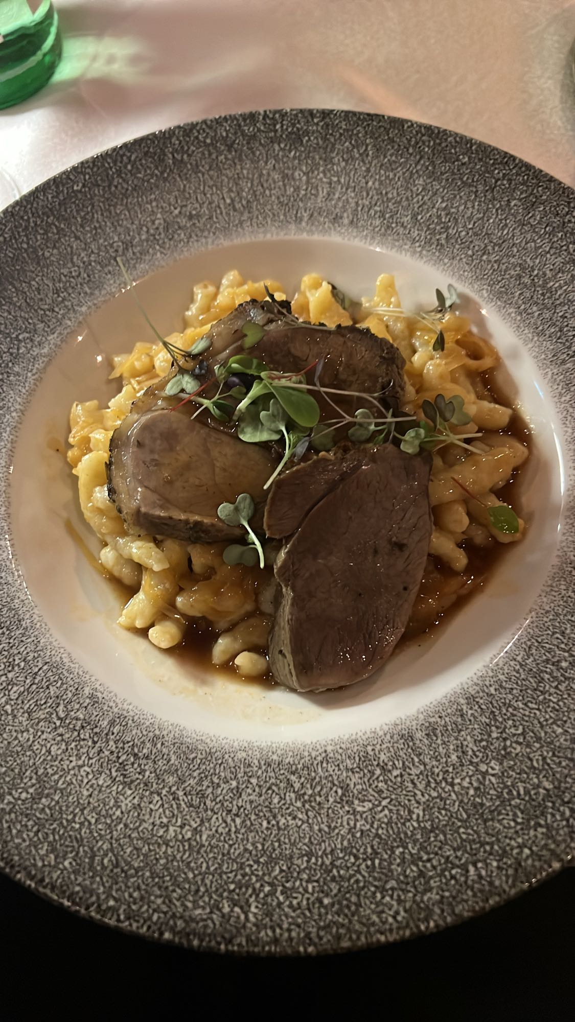Friptură de vită cu spätzle