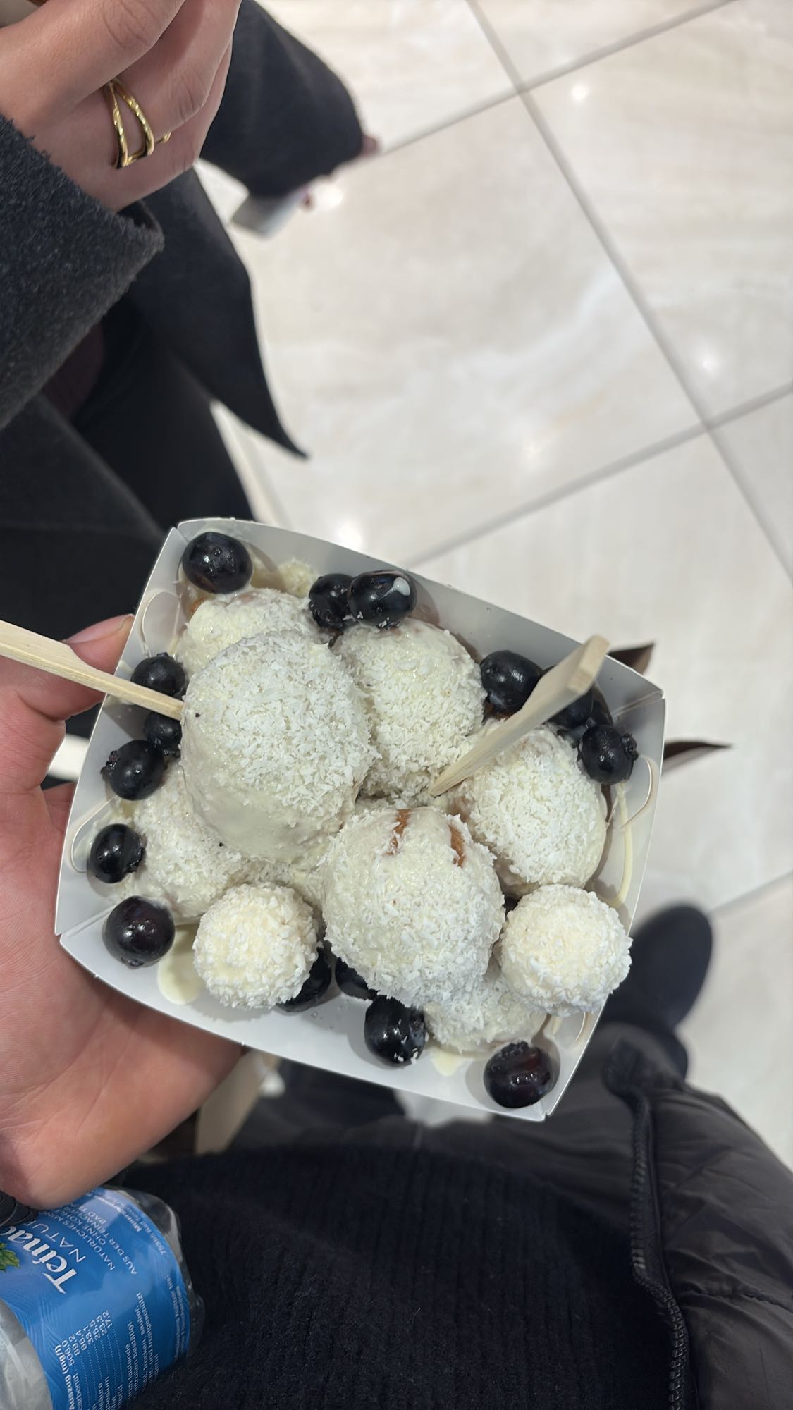 Kokoslu tatlı toplar