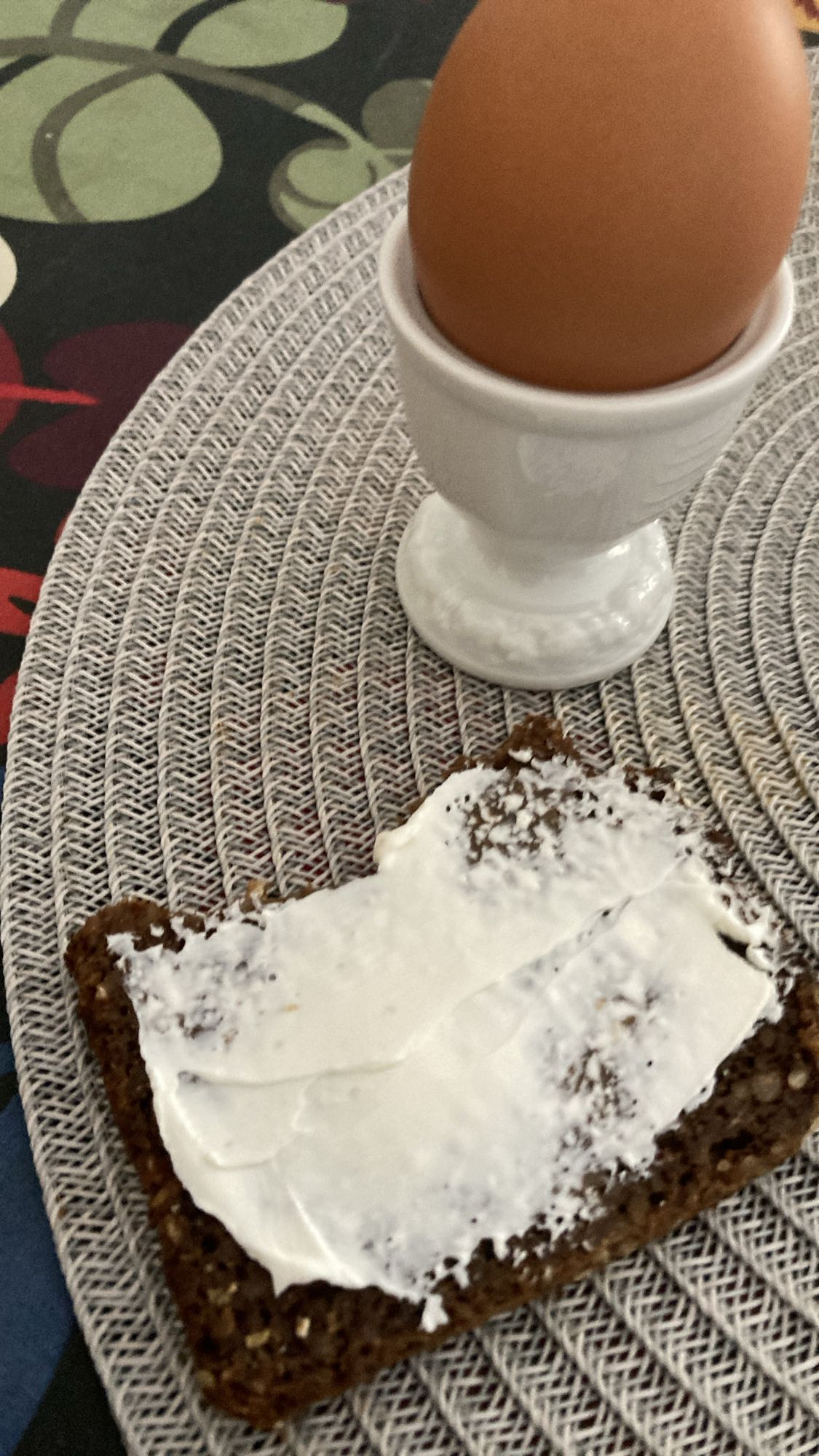 Ägg och rågbrödsmacka