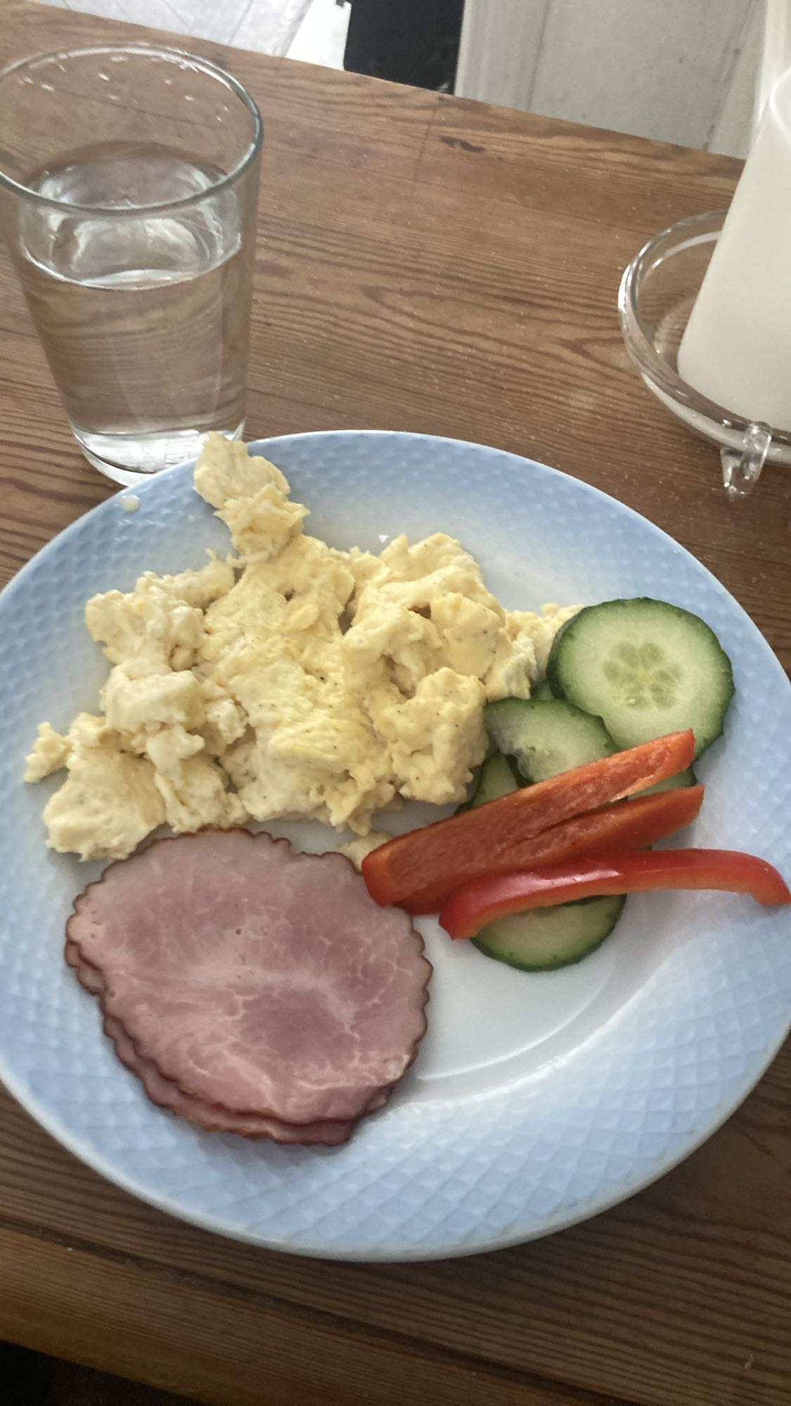 Äggröra med skinka och grönsaker