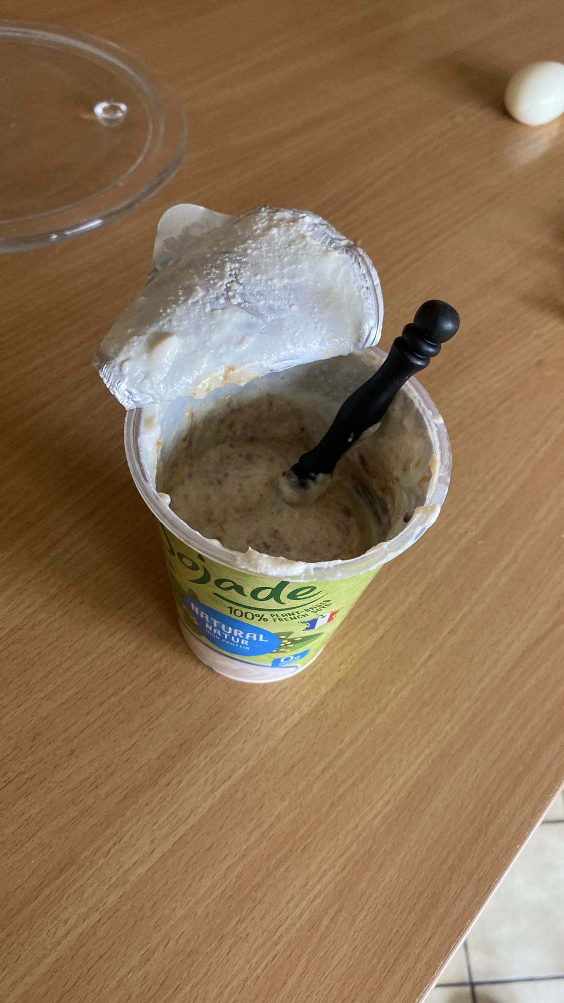 Roślinny jogurt z dodatkami