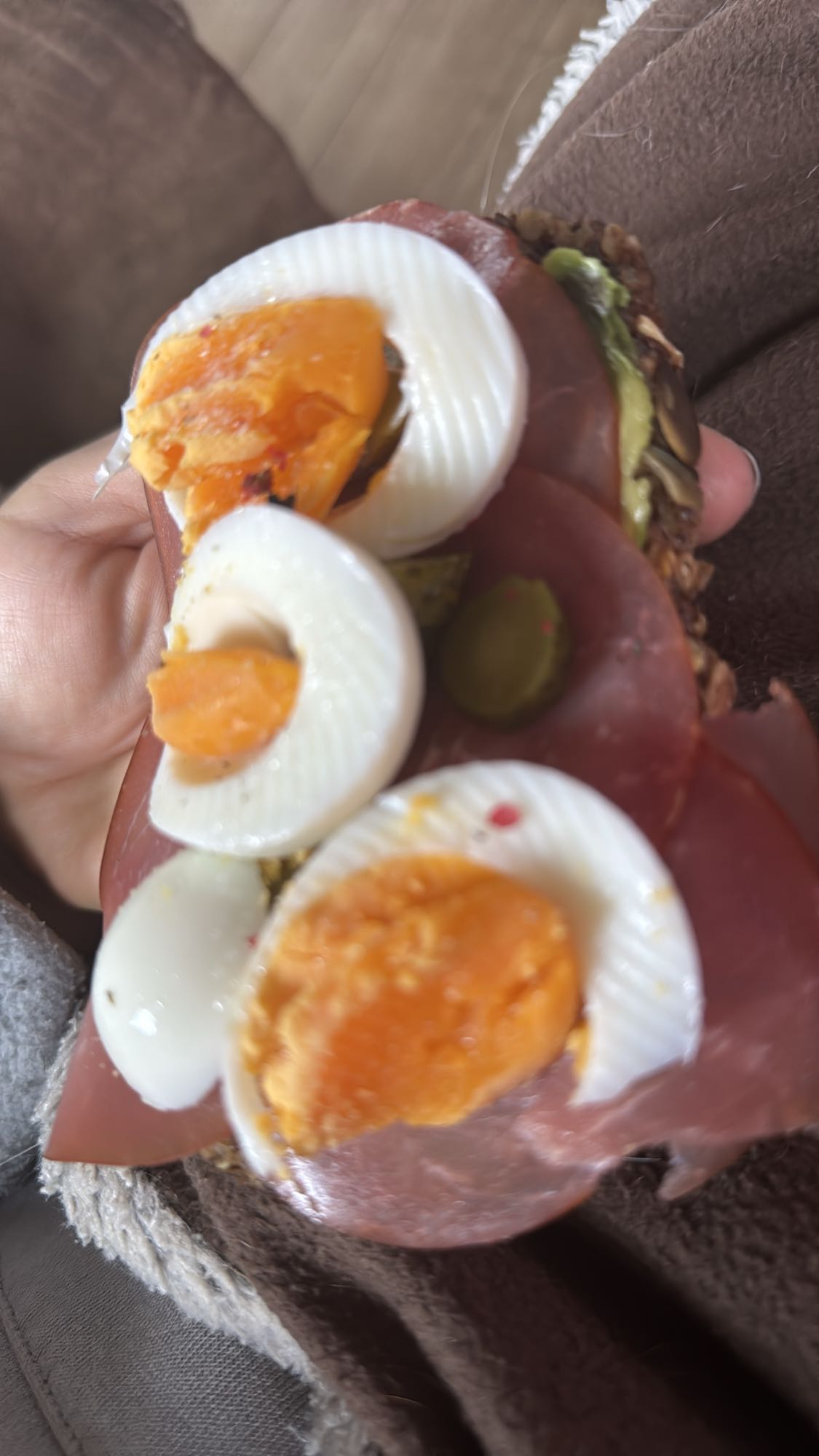 Ei und Schinken Brot