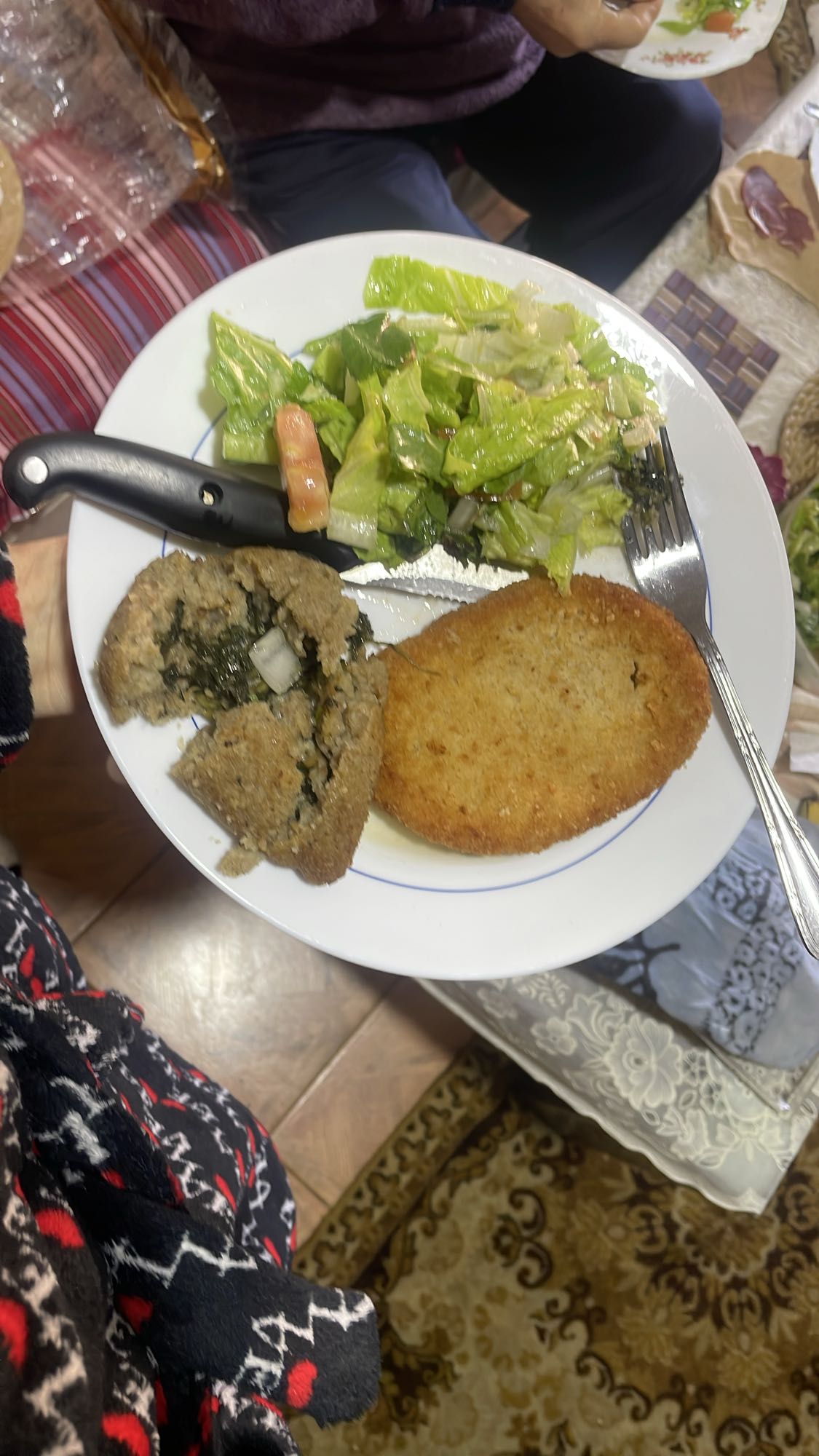 Cutlet, kibbeh, salad plate