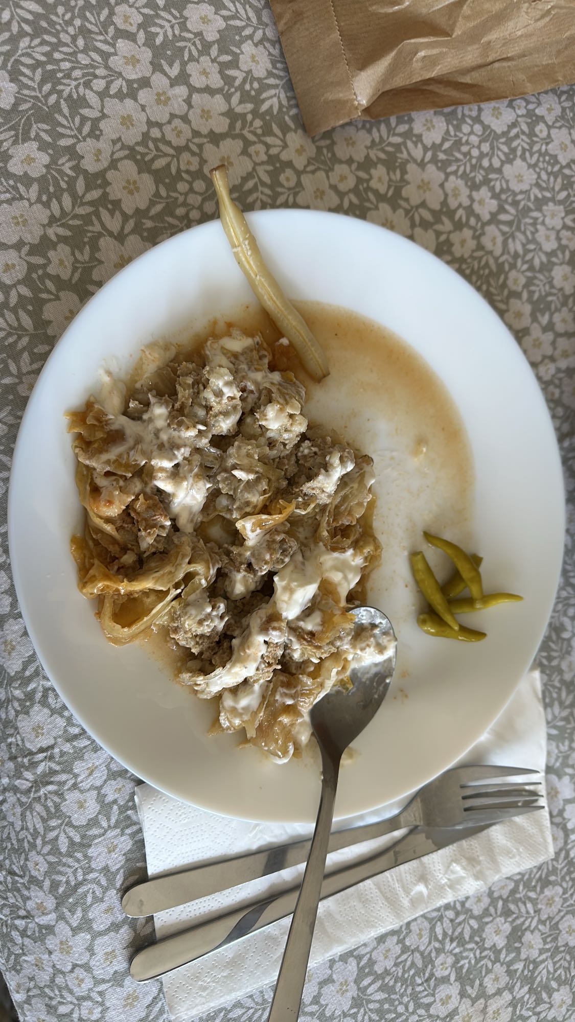 Stuffed cabbage with yogurt