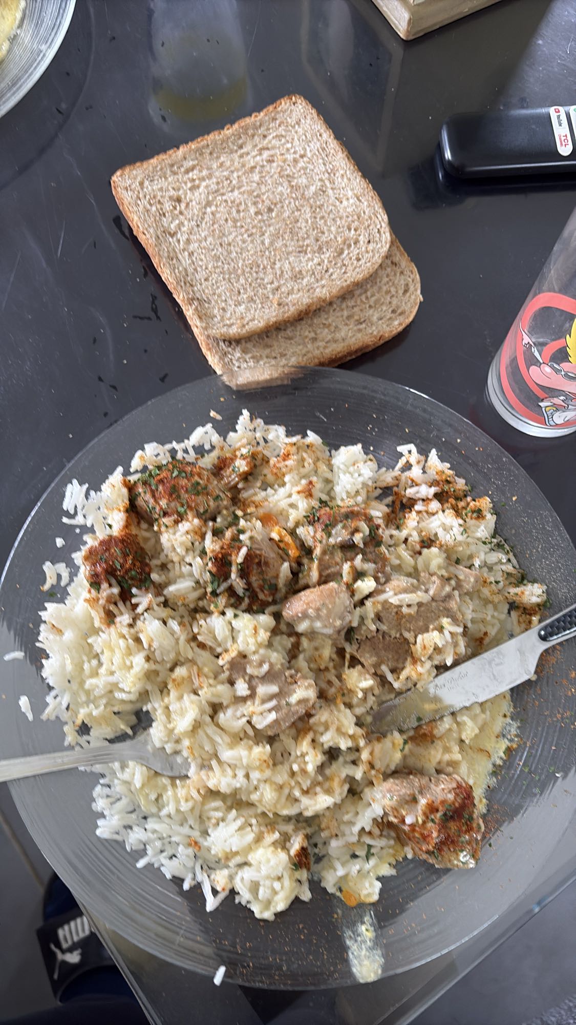 Riz avec viande et pain