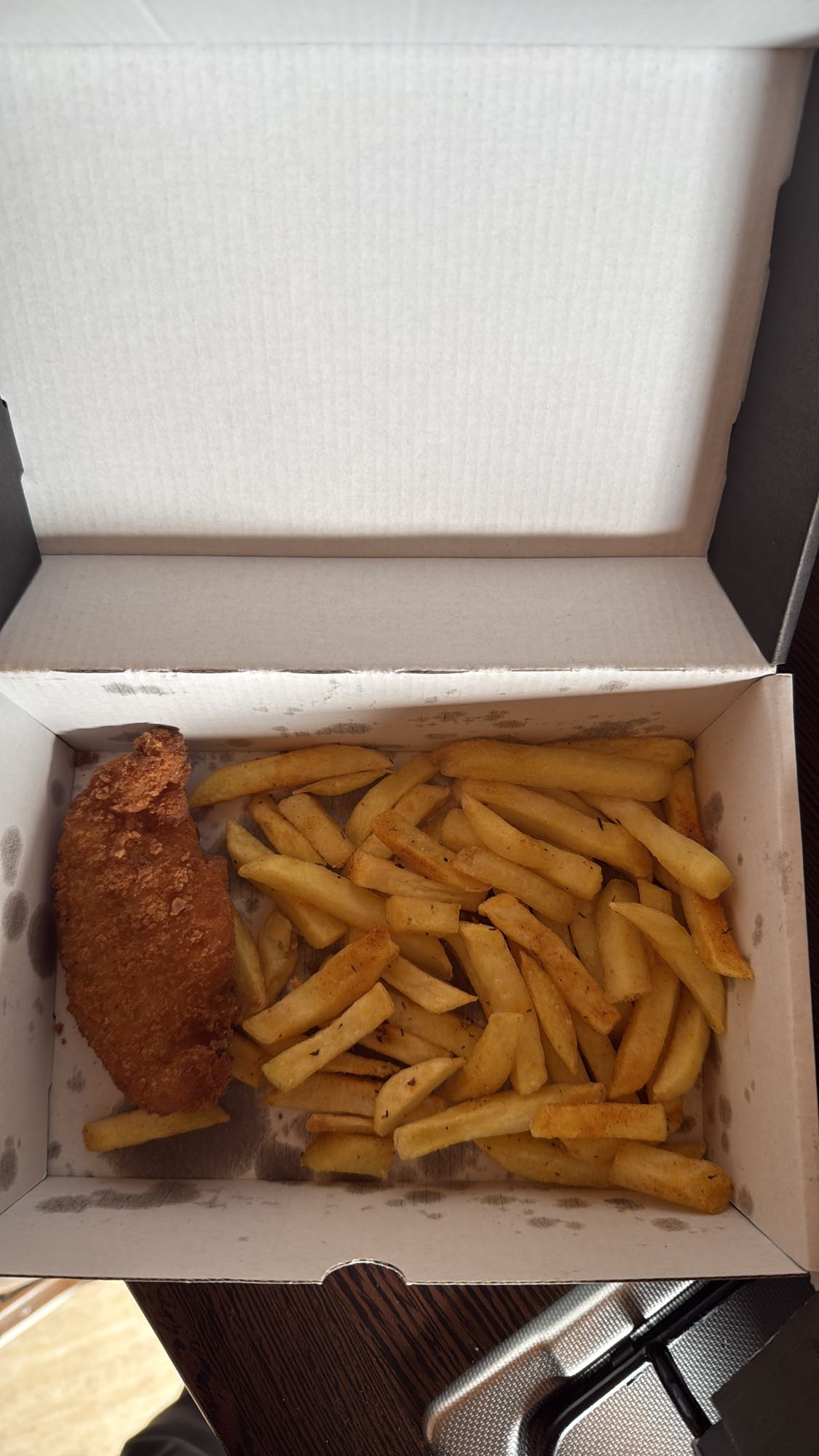 Cartofi prăjiți cu șnițel