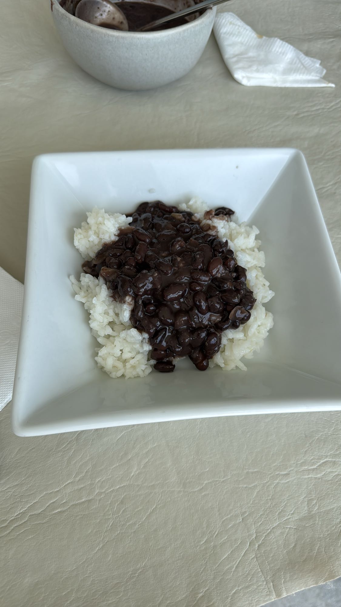 arroz con frijoles negros