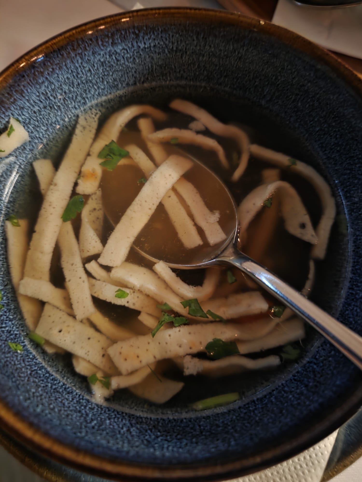 Supă cu tăiței de clătite