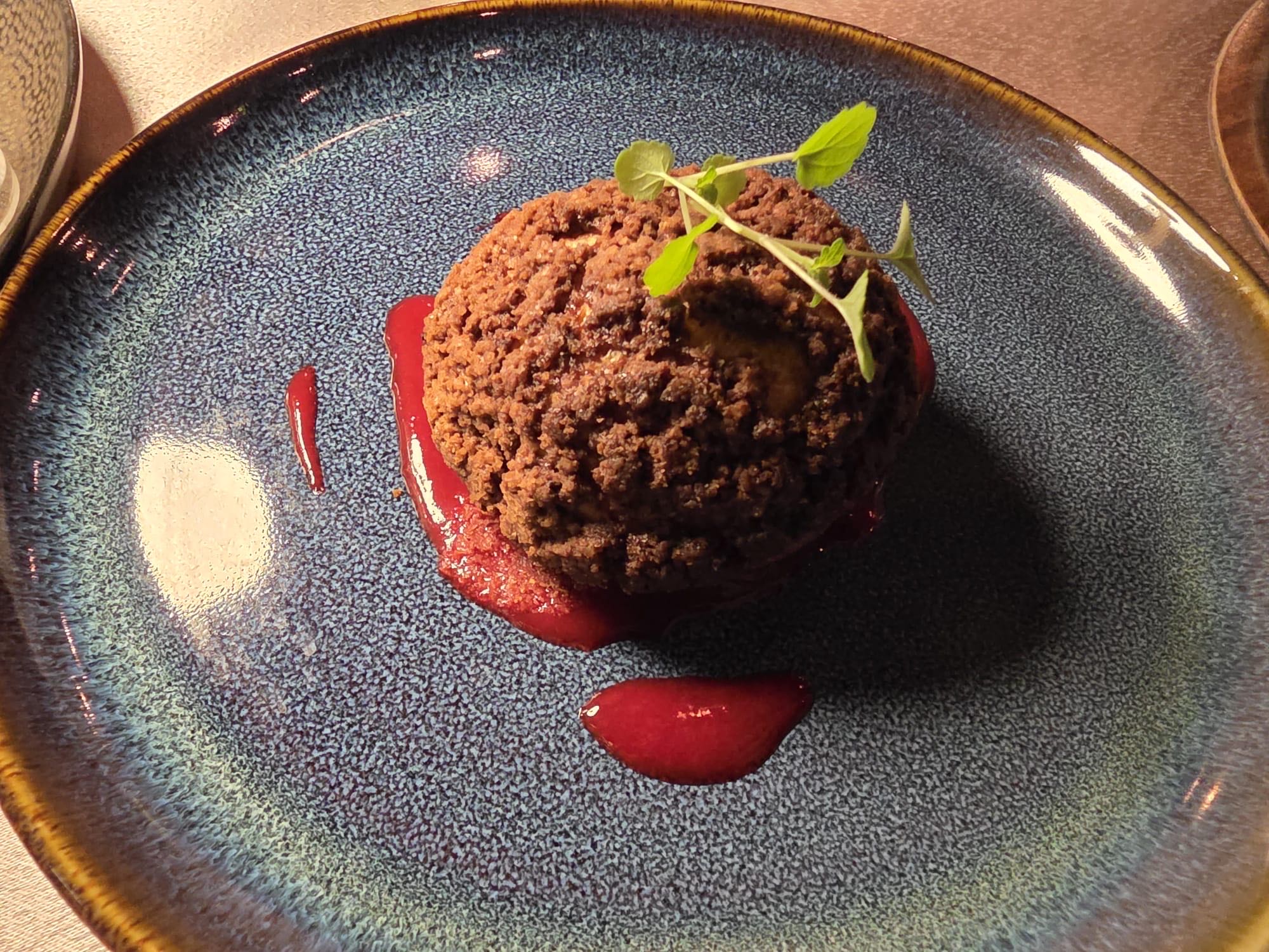 Desert cu ciocolată și fructe