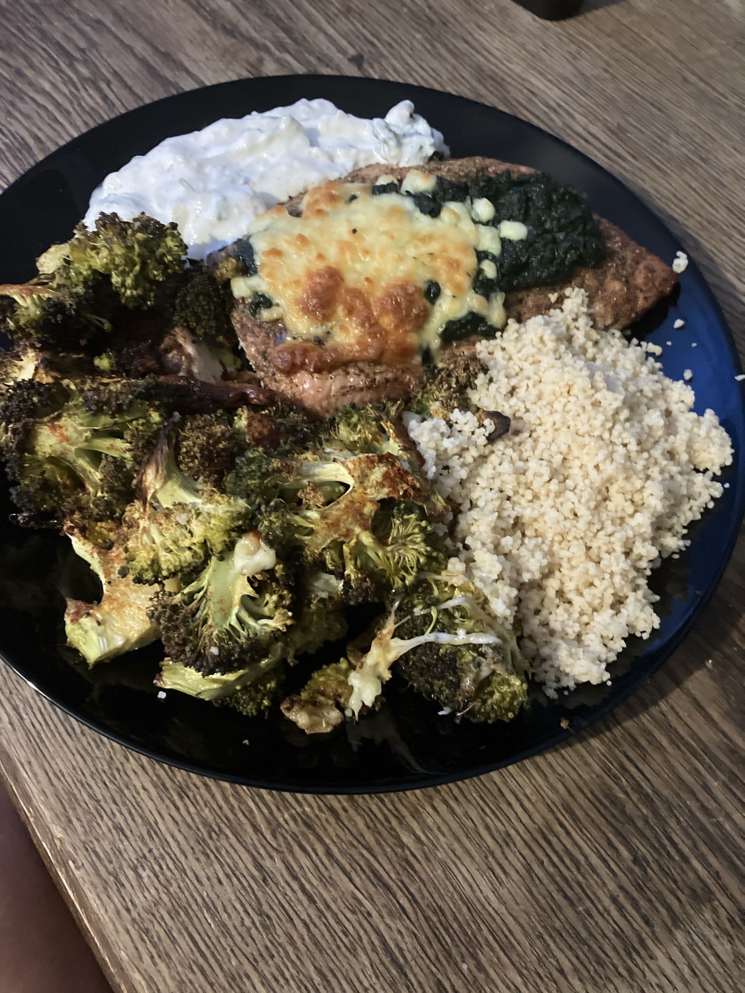 Kurczak ze szpinakiem i kuskusem