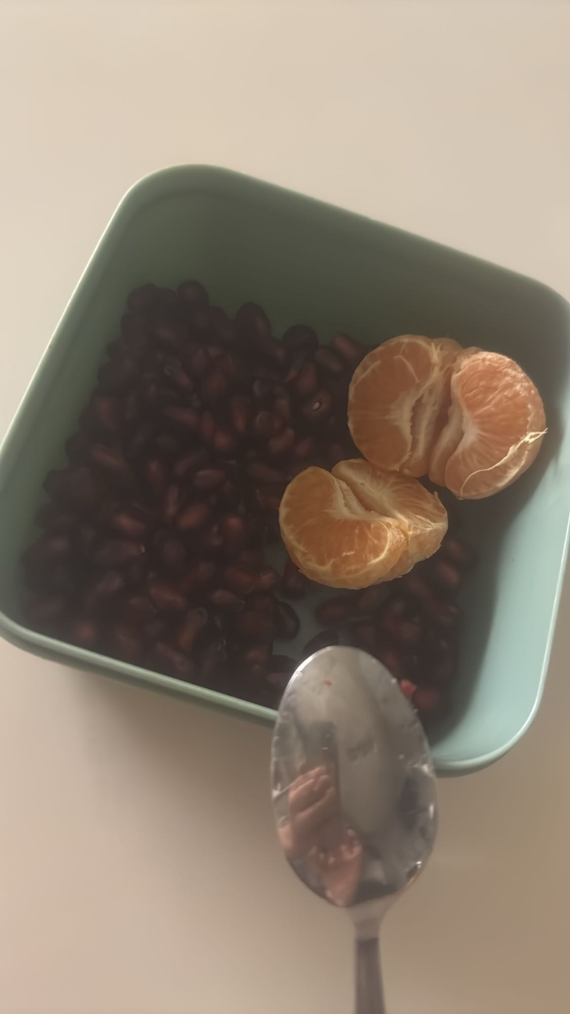 Granatäpple och clementin