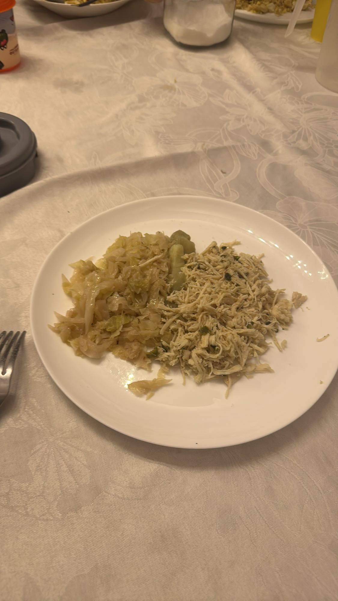 Frango desfiado com repolho