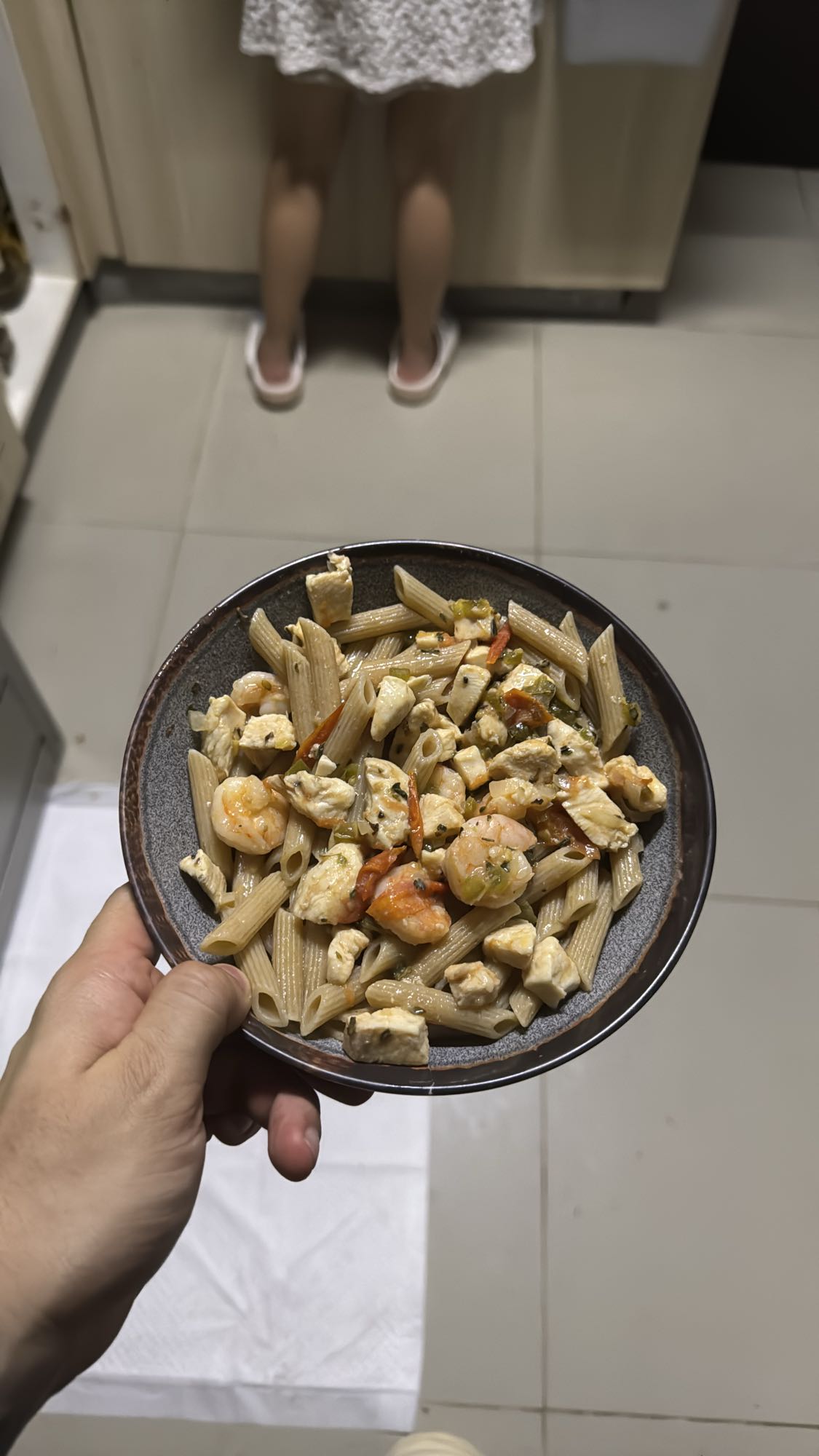 pasta con camarones y pollo