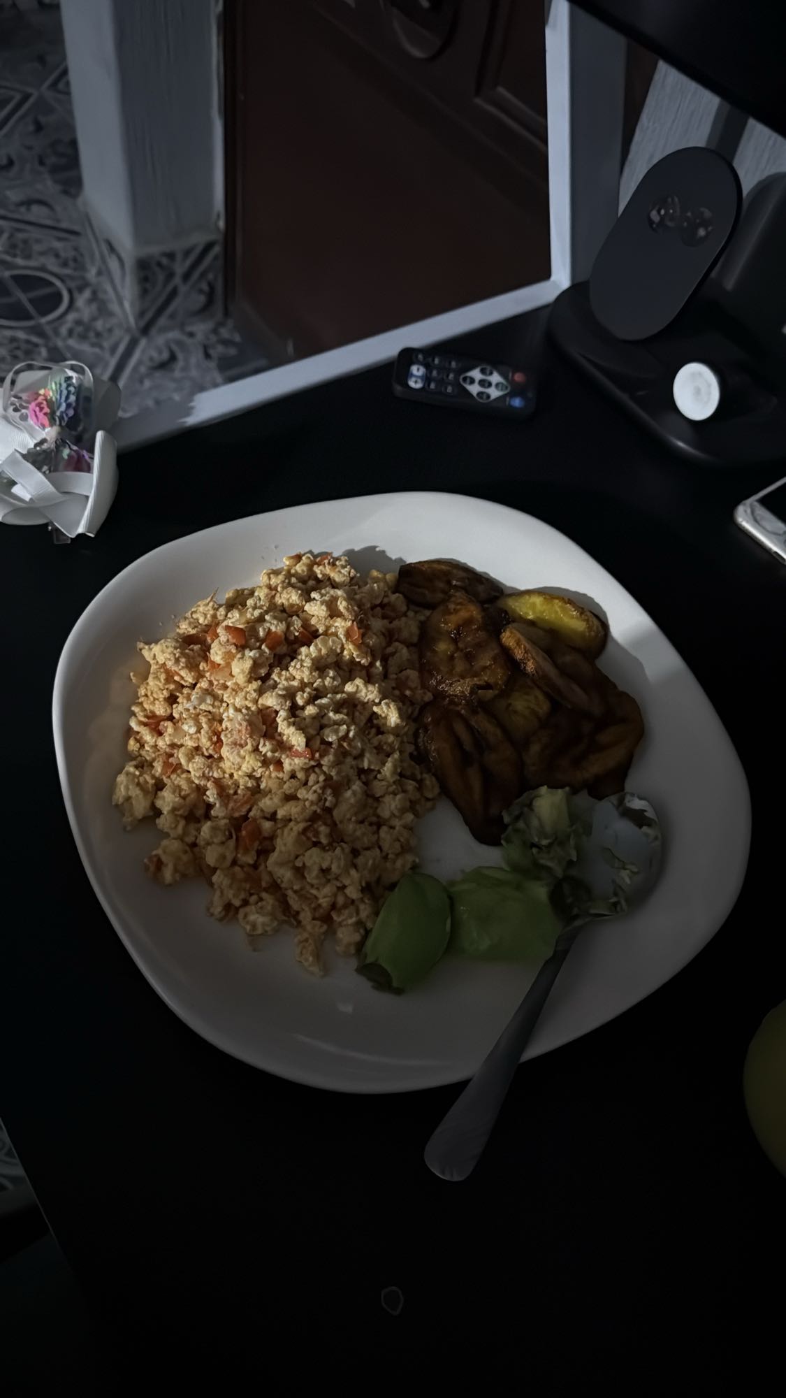 Huevos revueltos con plátano