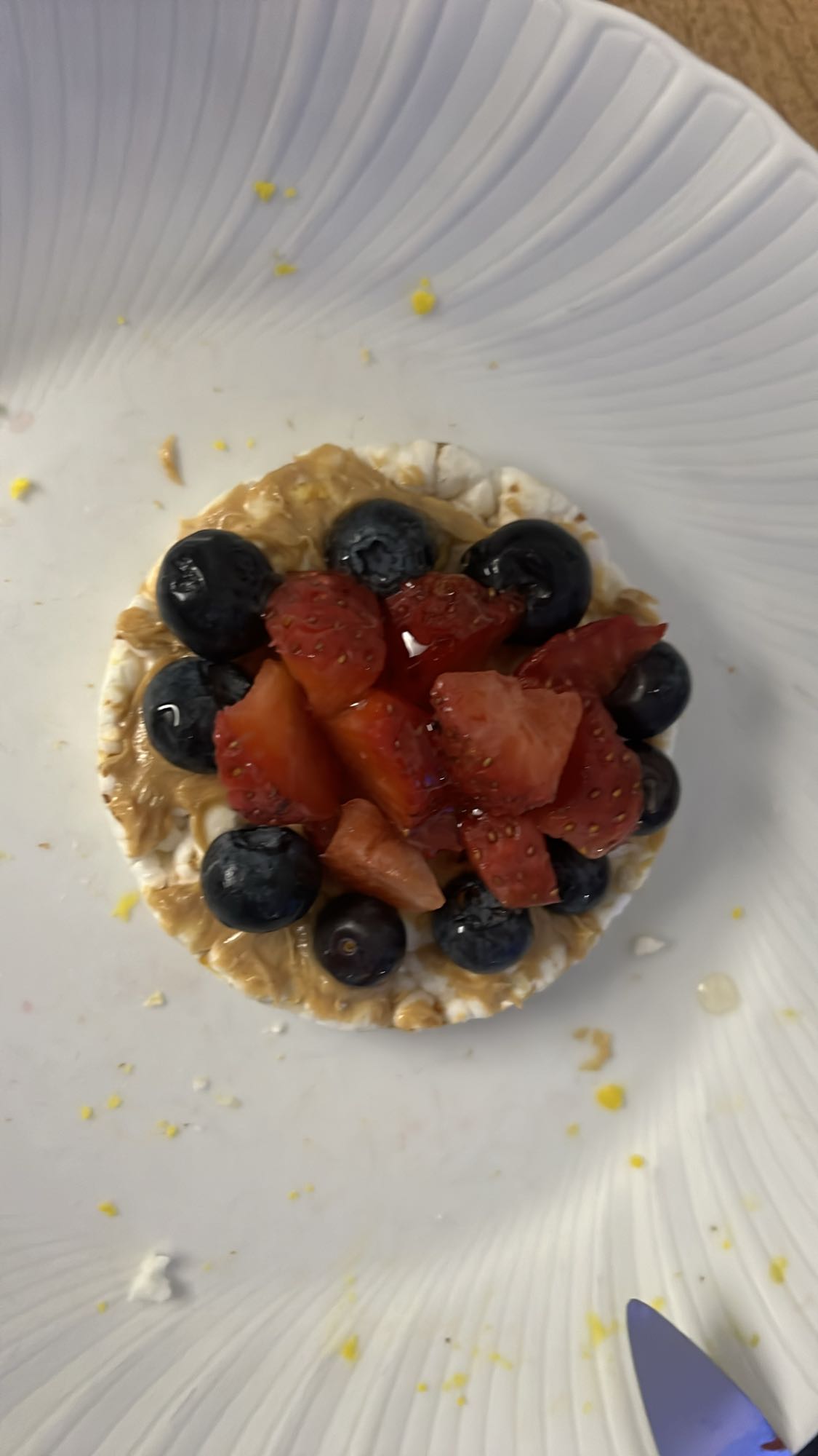 Rice cake with berries