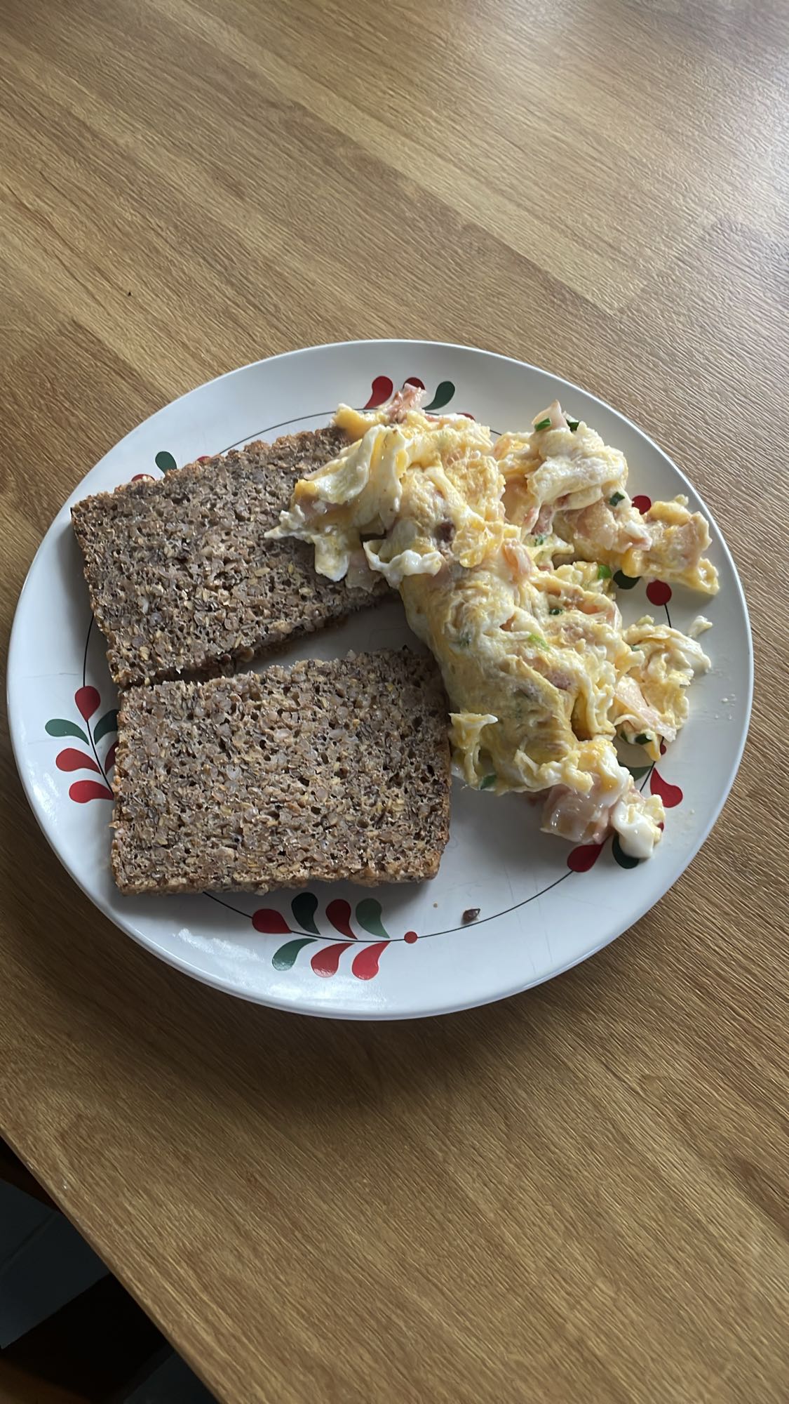 Jajecznica z chlebem