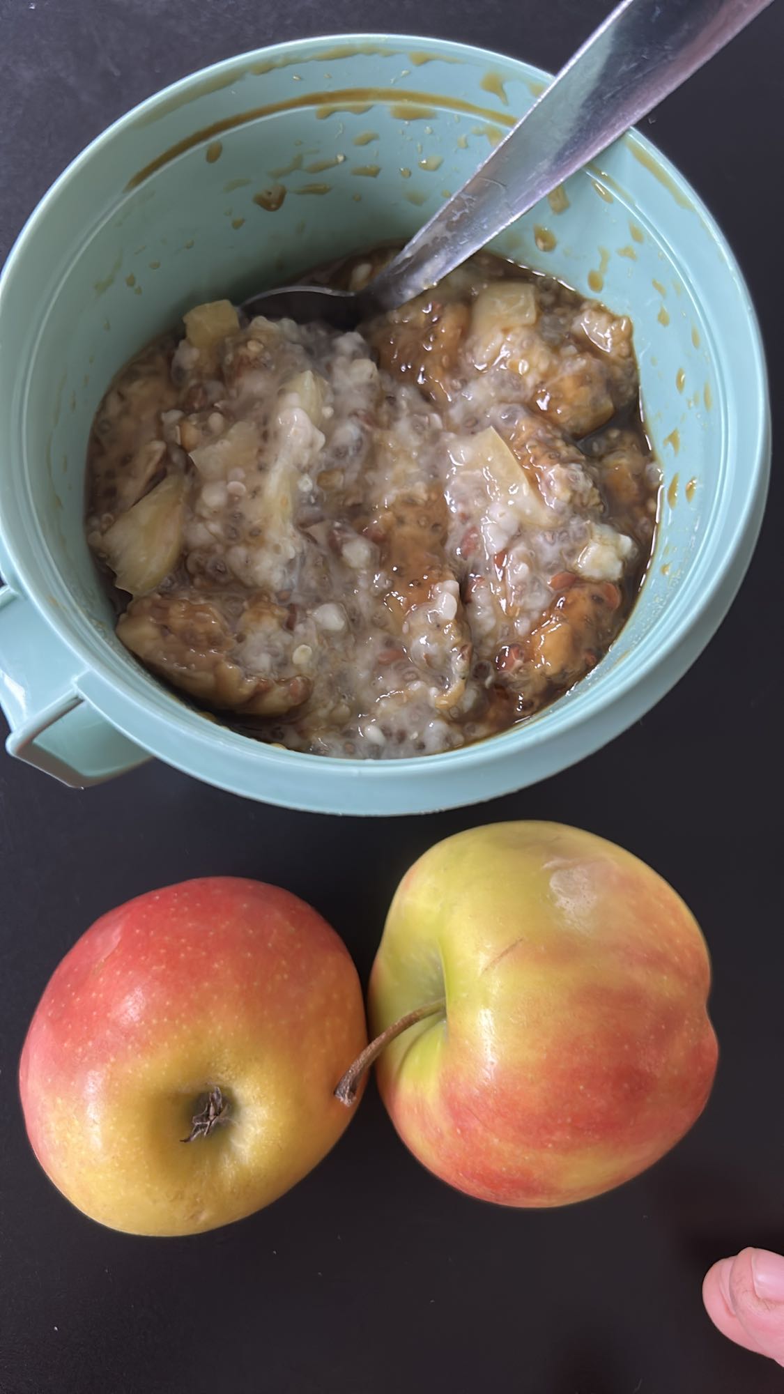 Avena con frutas y manzanas
