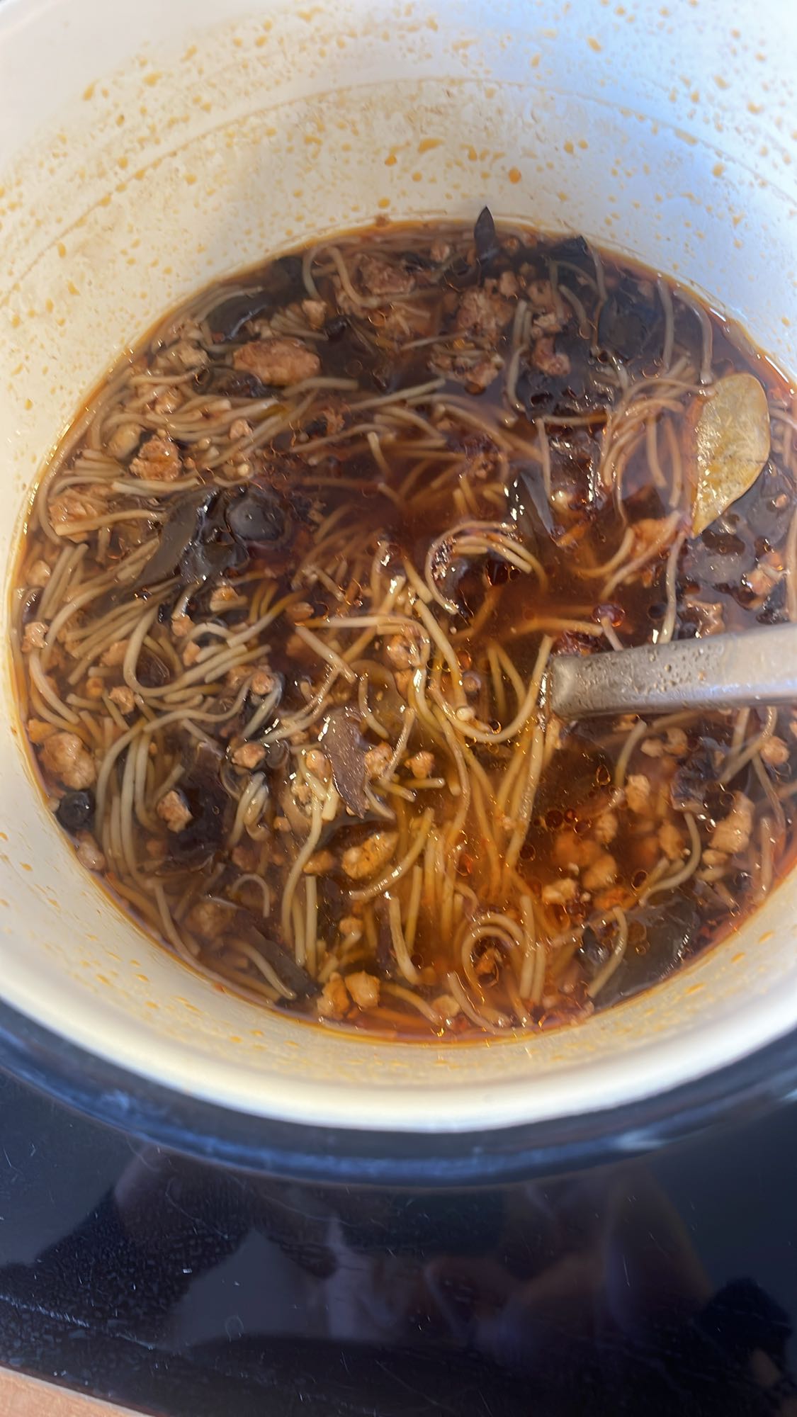 ostra zupa z makaronem