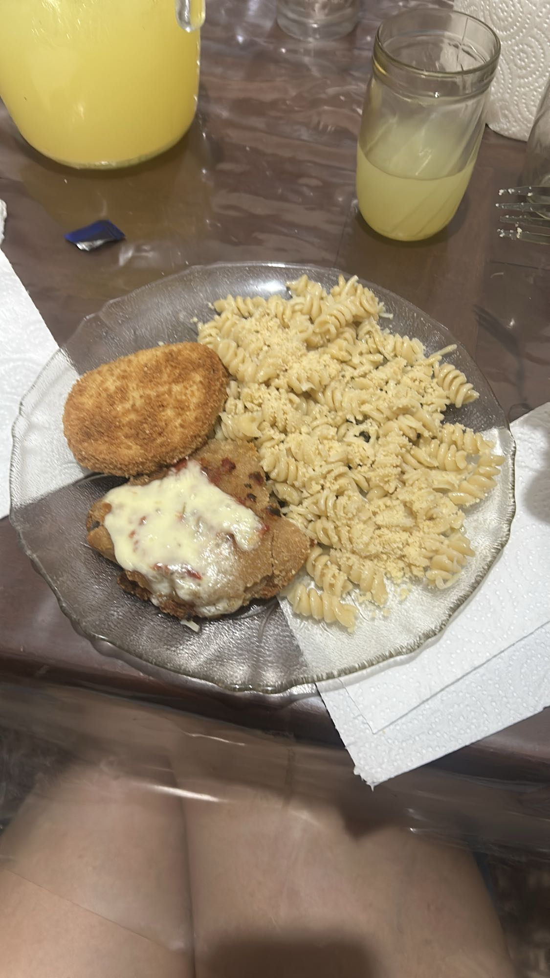 Pasta con empanizado y pollo