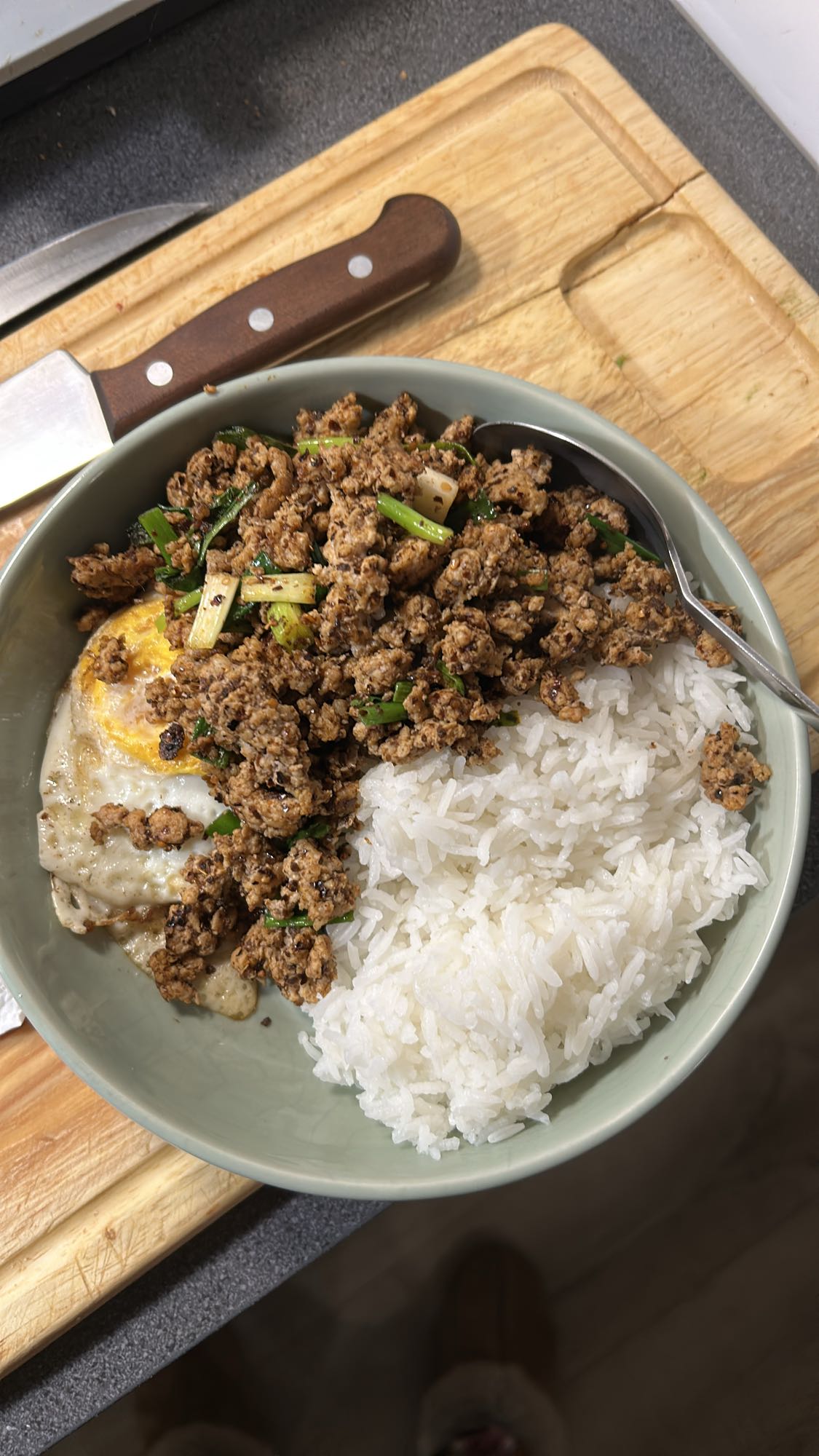 Krydret kjøttdeig med ris og egg