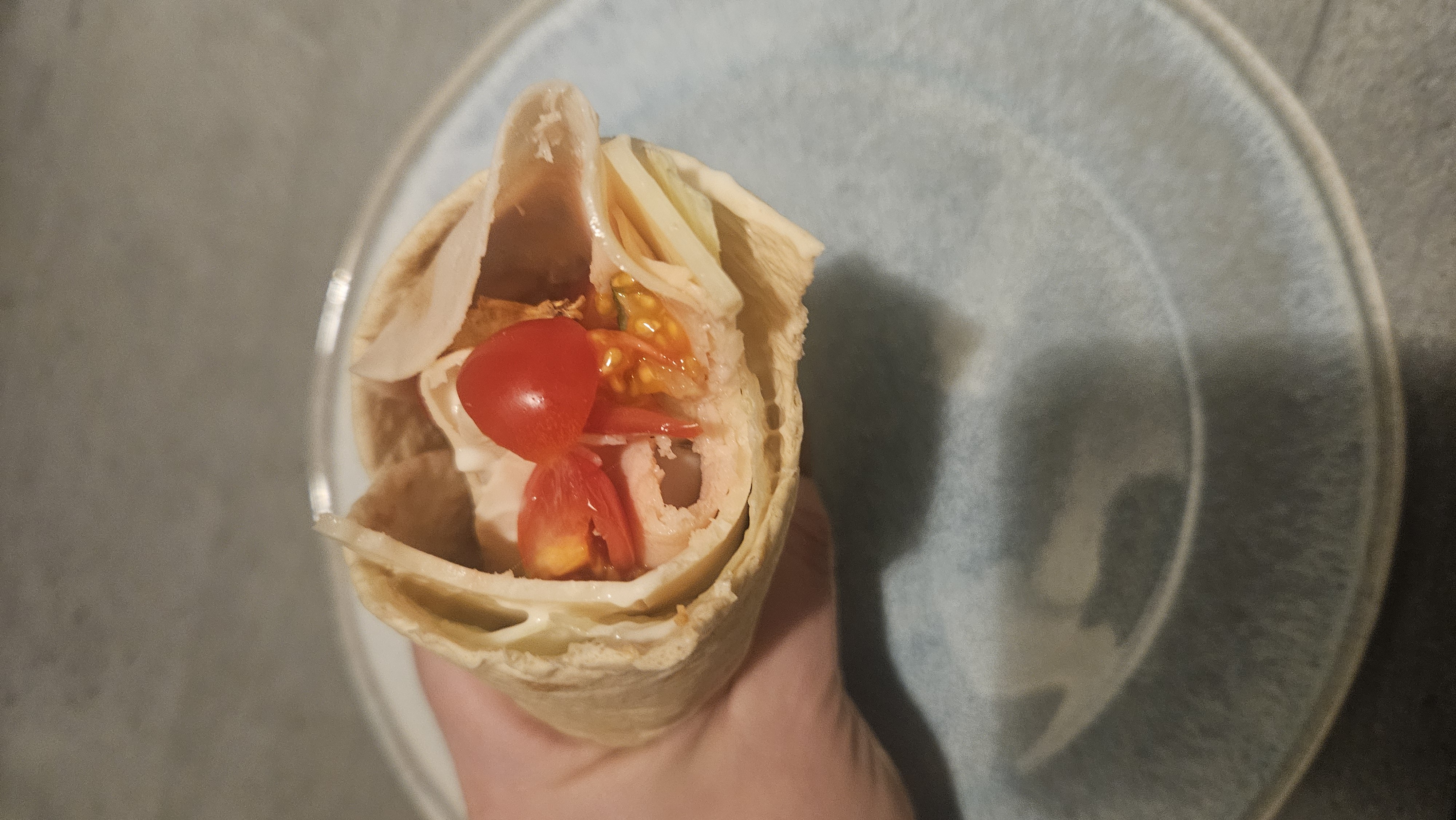 Kalkoen wrap met tomaat