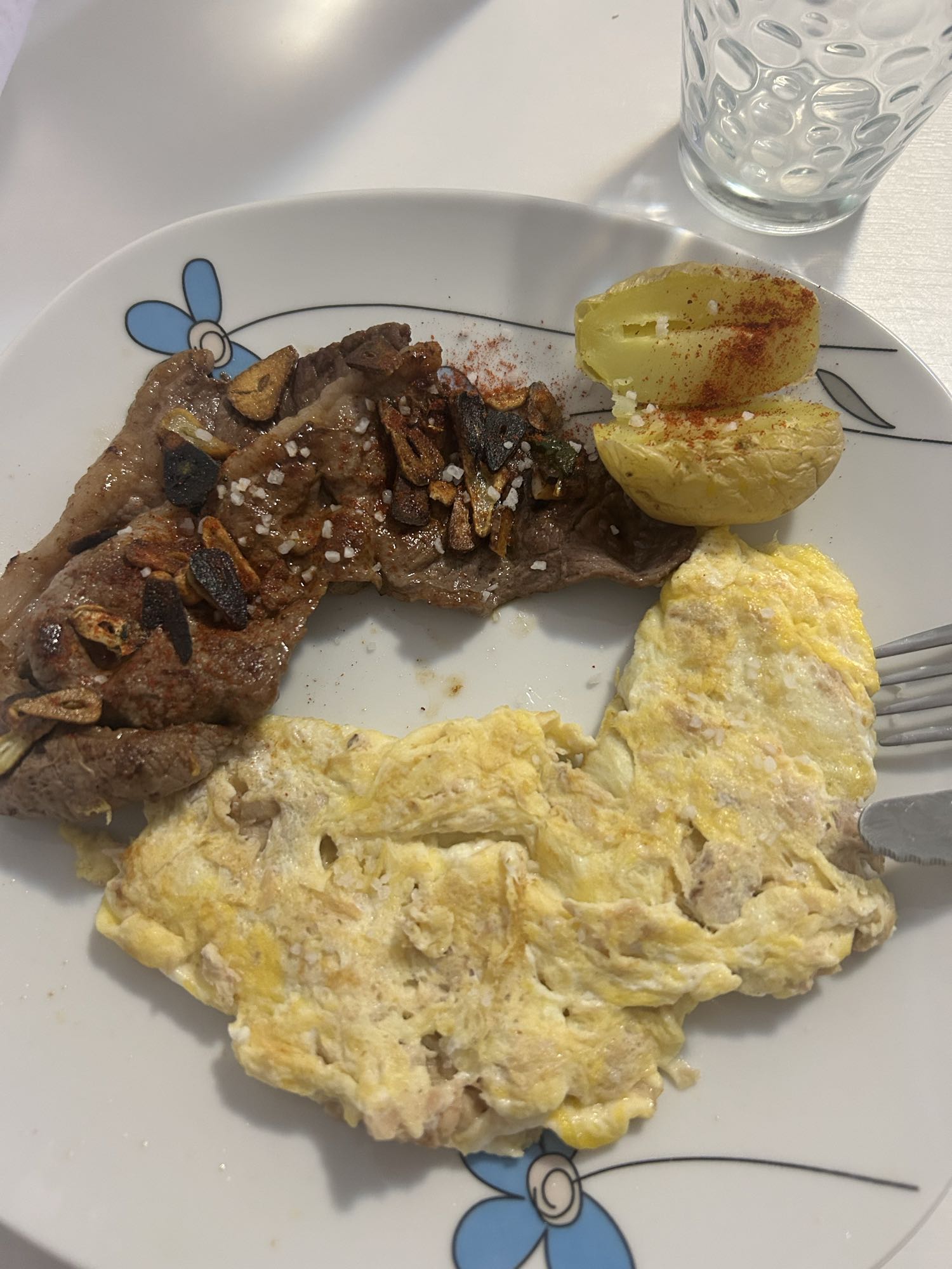 Carne, huevo y patata