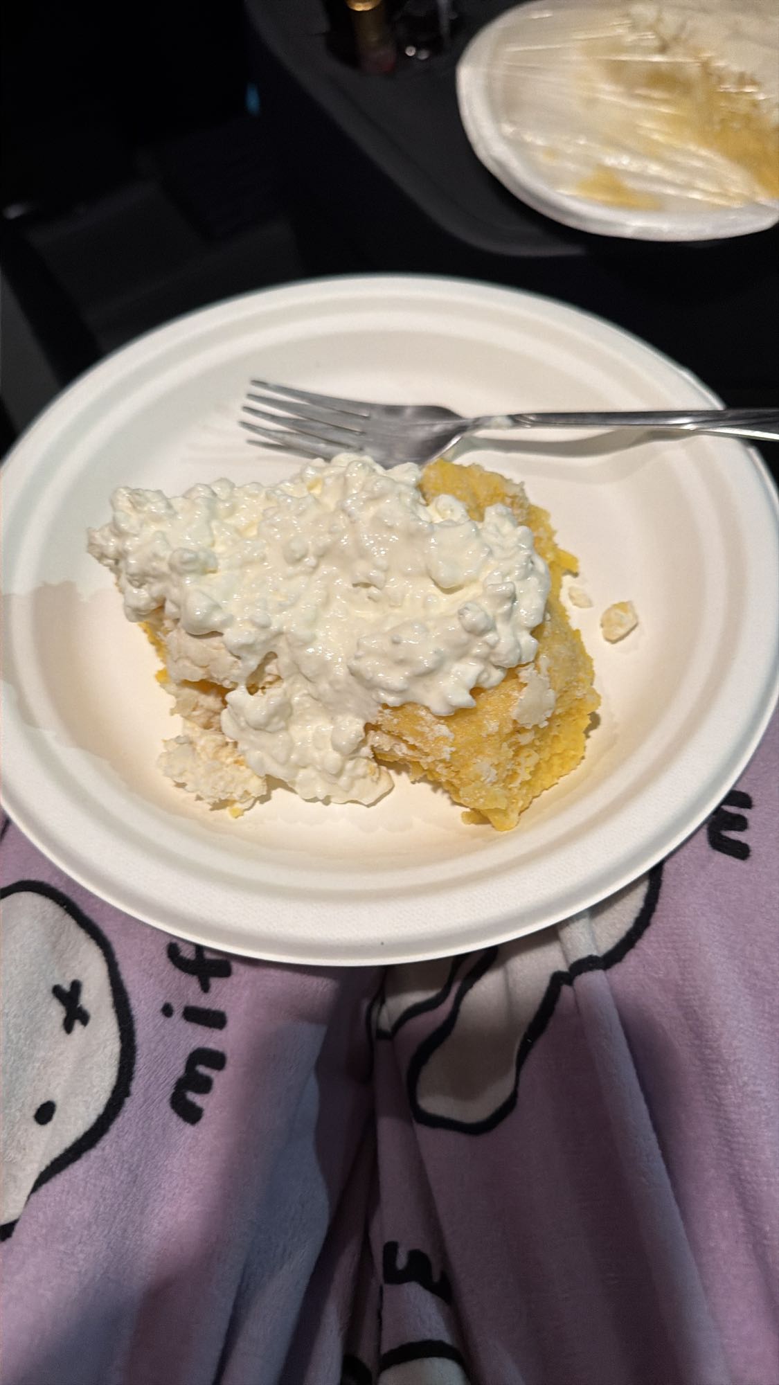 Mămăligă cu brânză și smântână