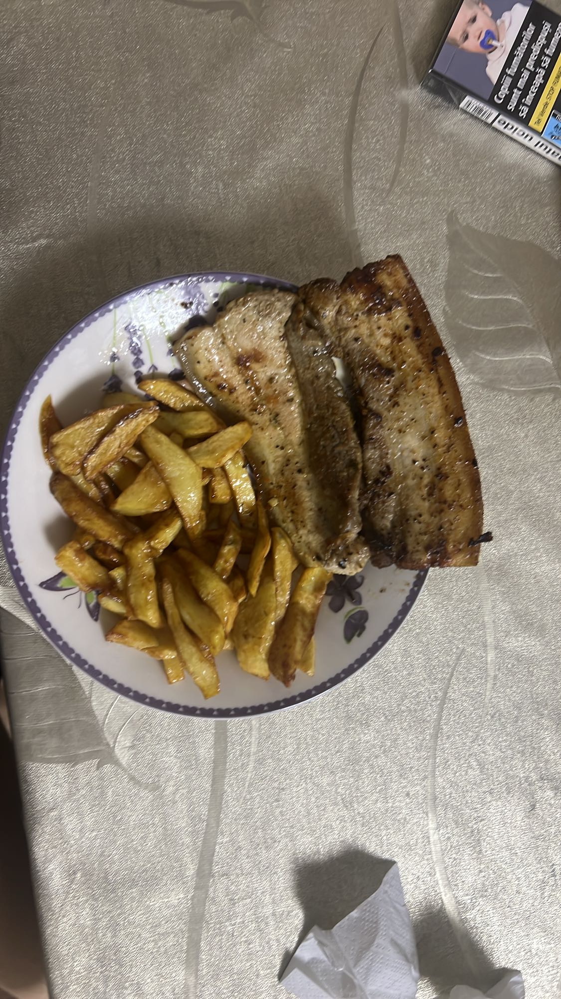 Cartofi prăjiți cu ceafă