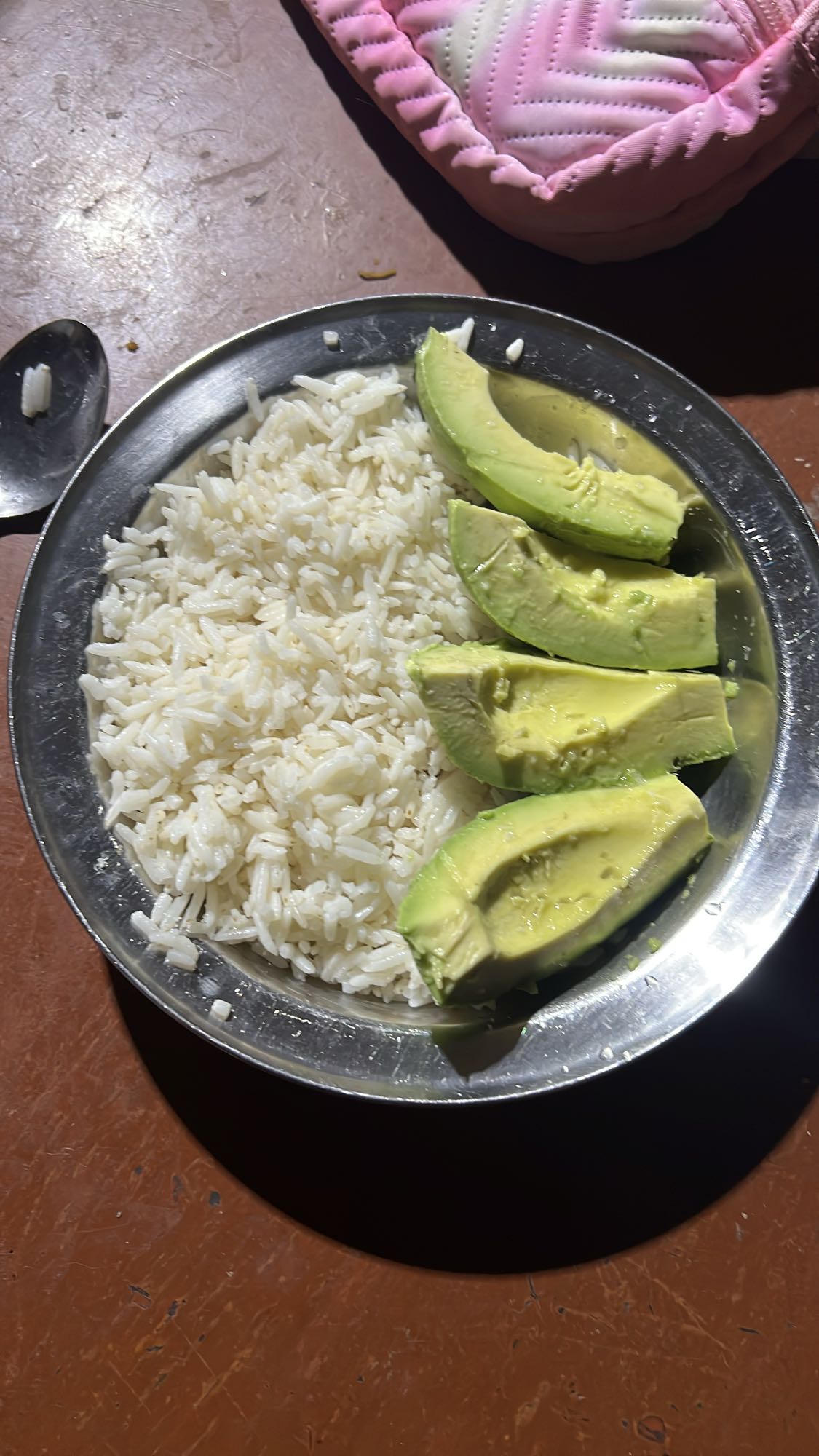 arroz con aguacate