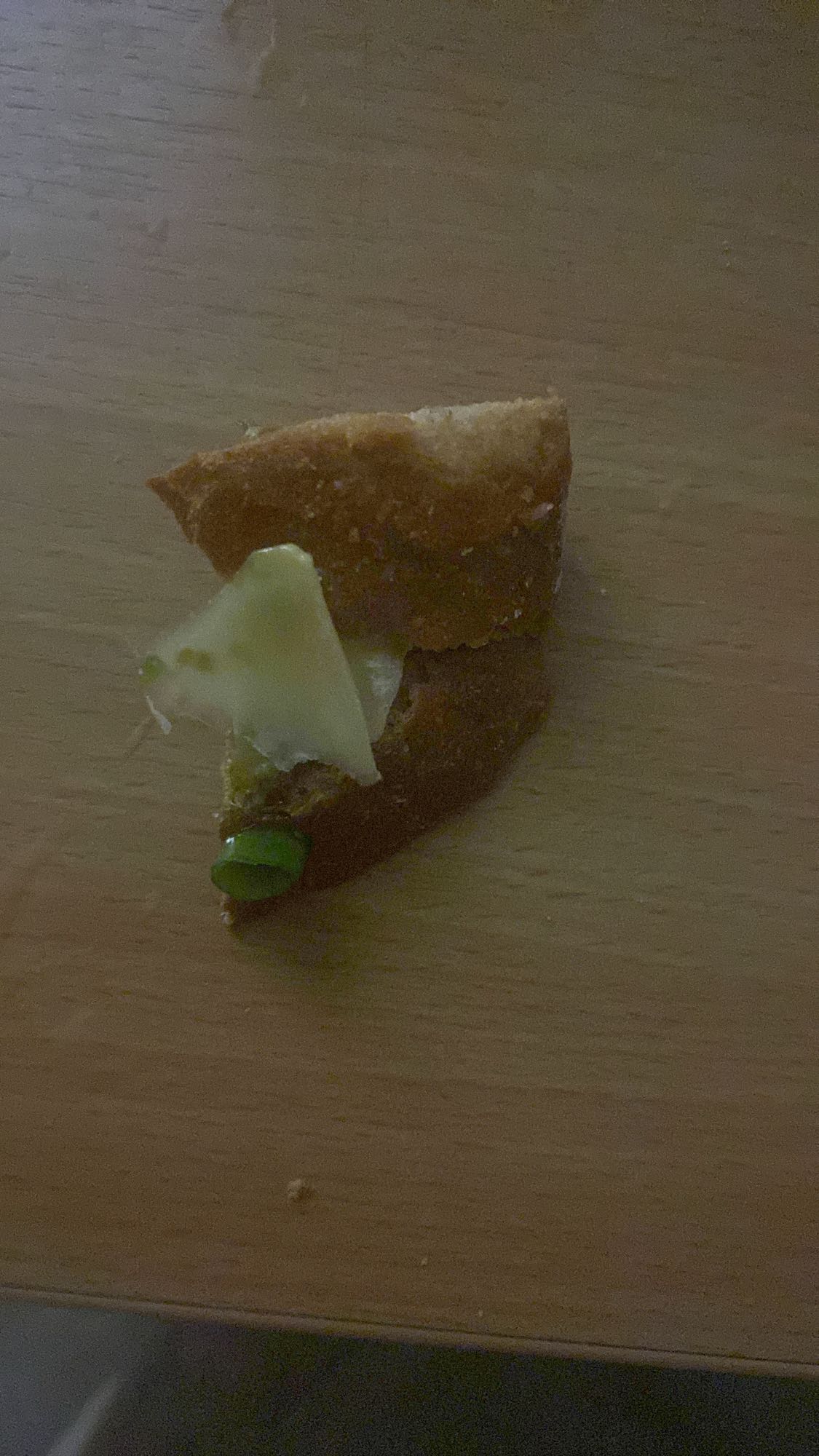 mała kanapka z serem