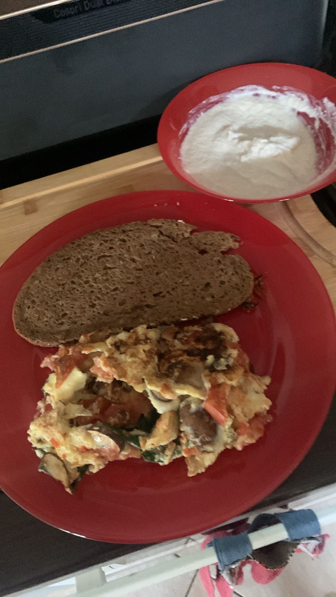 Omelette légumes et pain