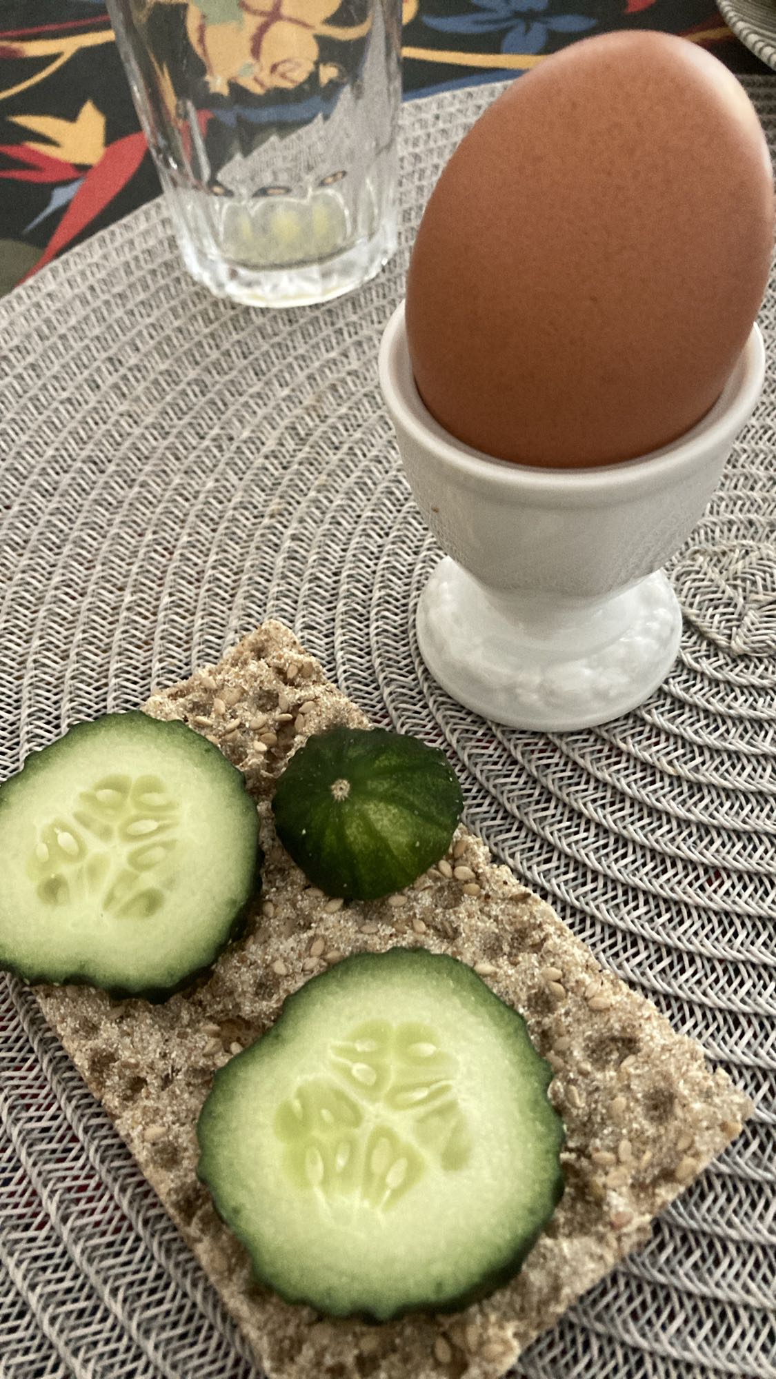 Ägg och knäckebröd