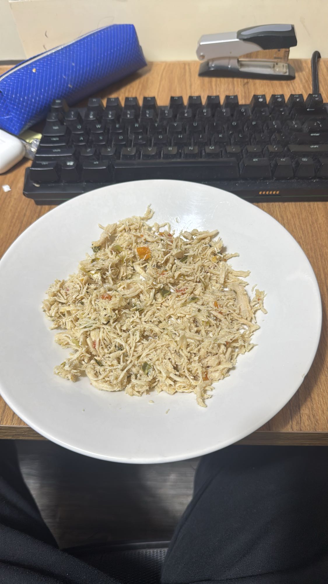 Frango desfiado com legumes