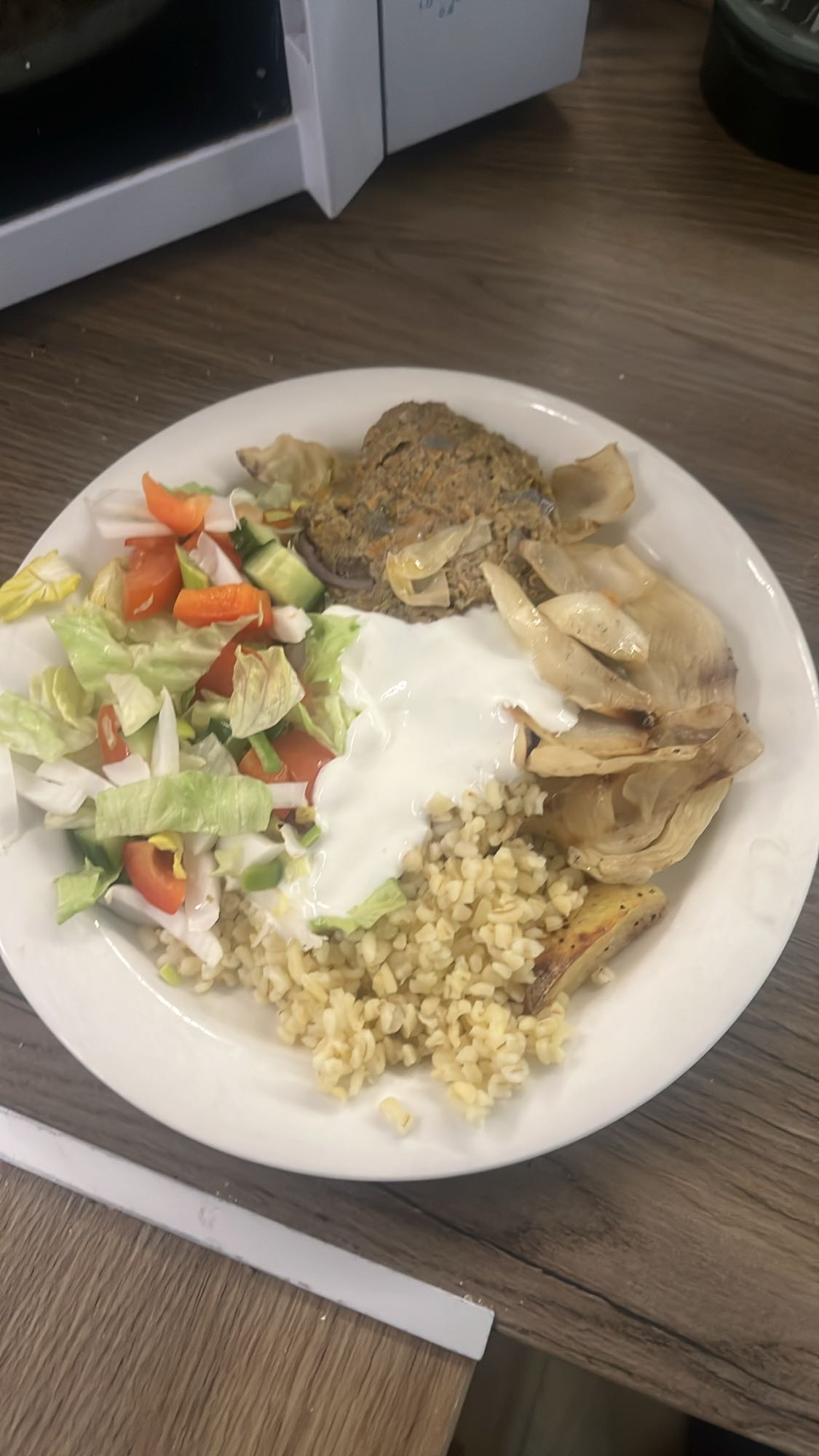 Bulgur tallrik med köttfärsbiff