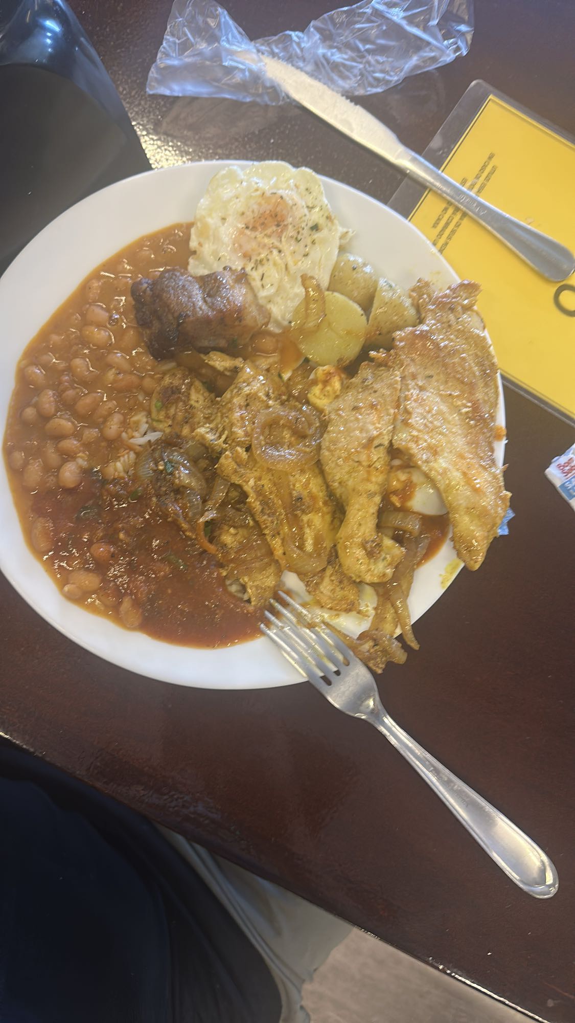 Prato misto com feijão