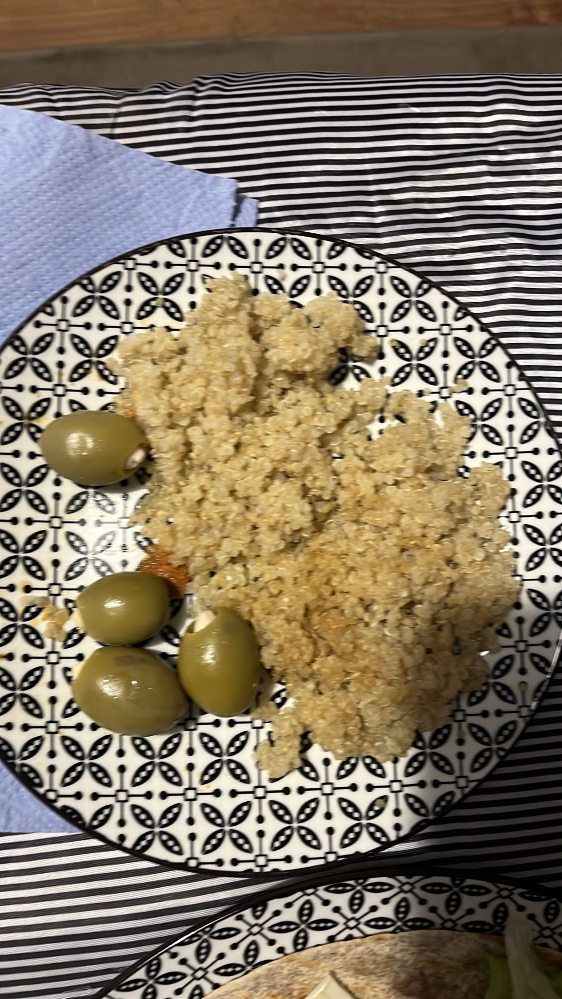 Киноа с маслини