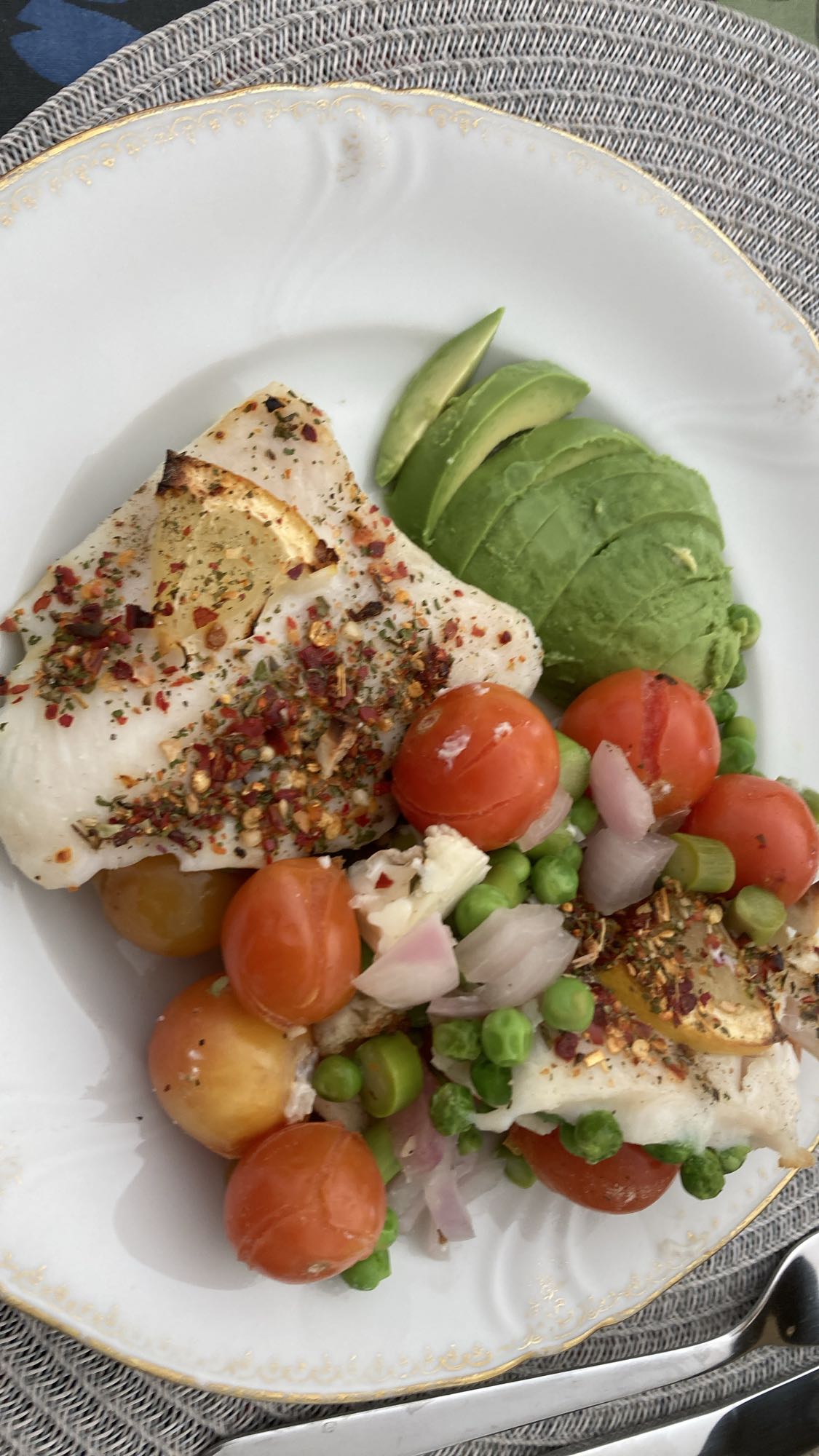 Ugnsbakad fisk med grönsaker