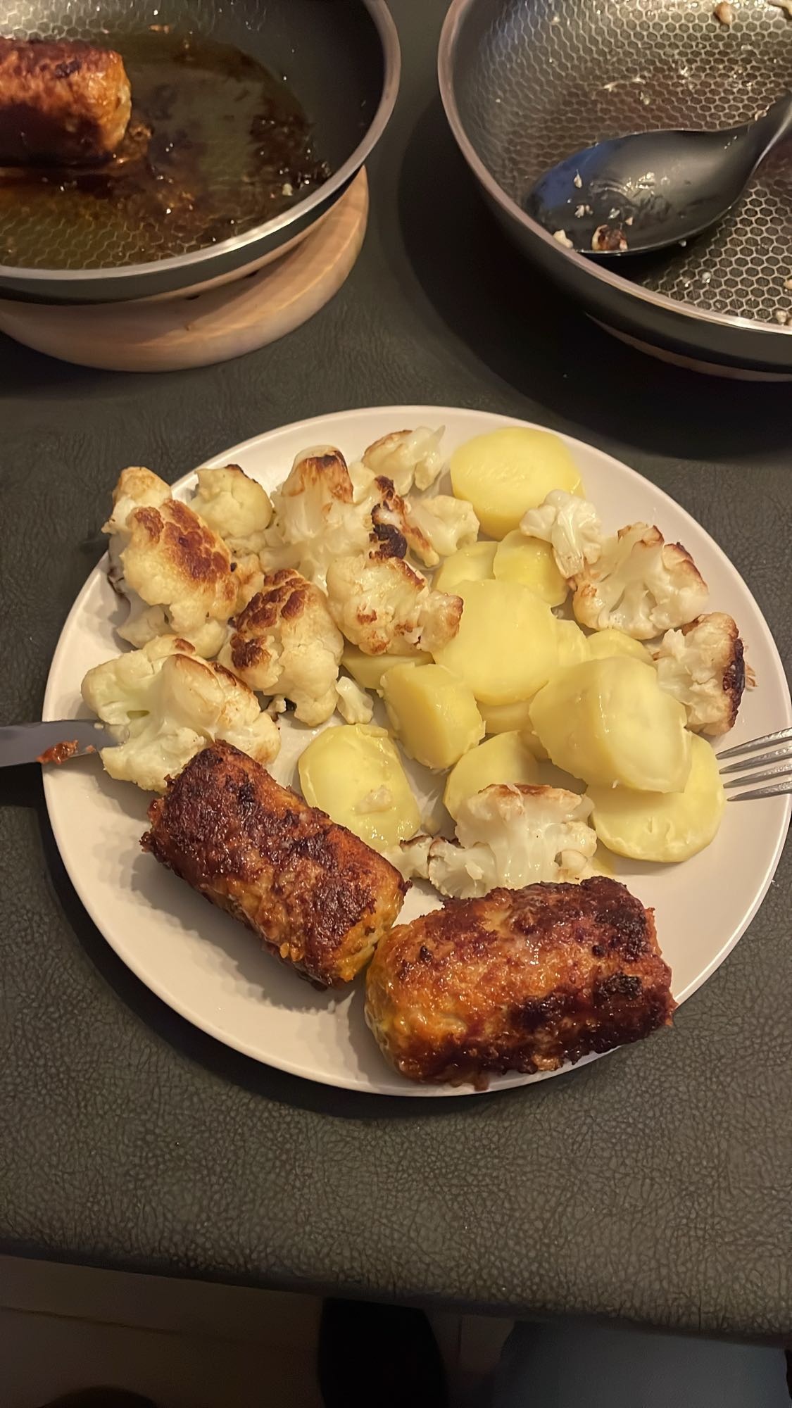 Aardappel, bloemkool en gehaktrol