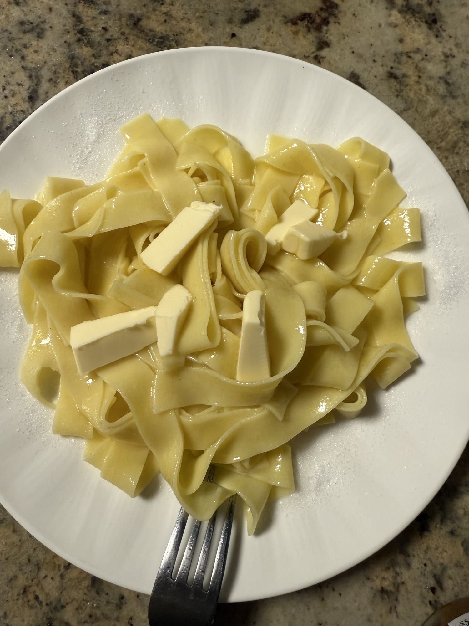 Tagliatelle cu unt