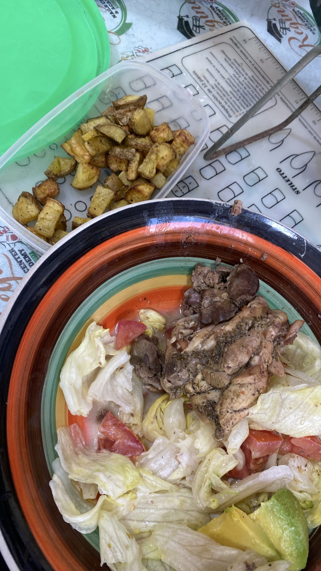 Ensalada con hígado y papas