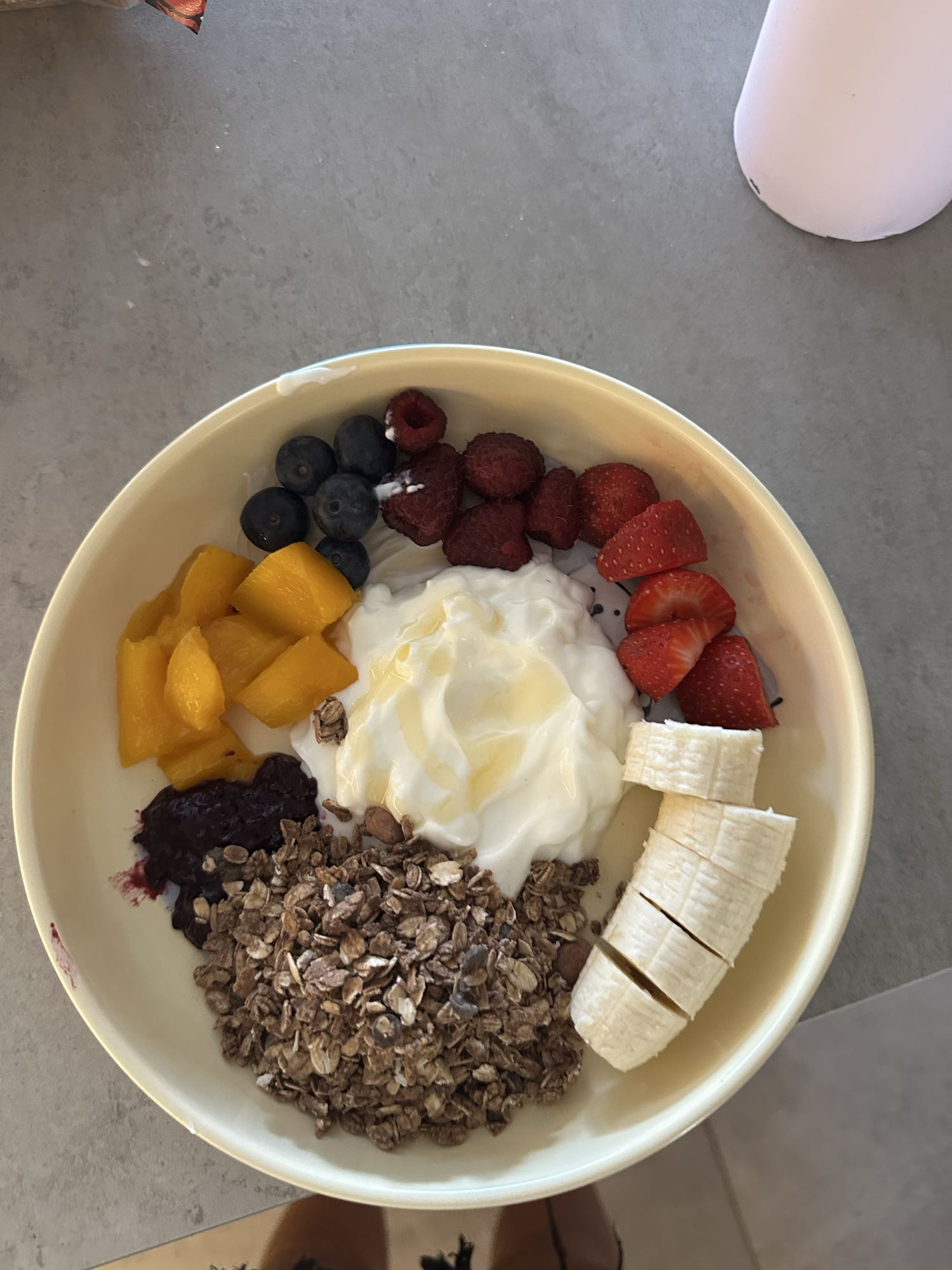 Tazón de yogur con frutas